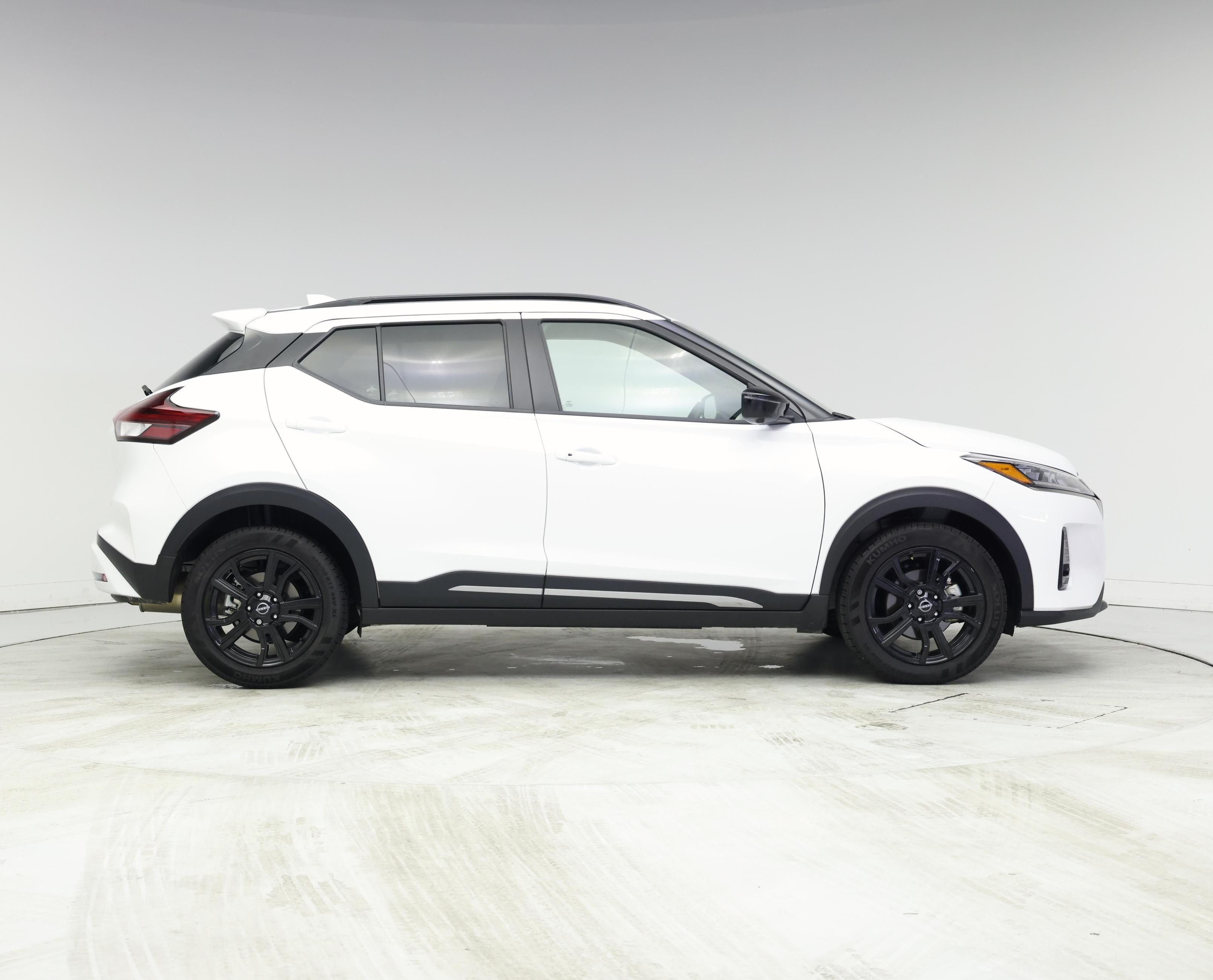 Thumbnail: 2024 Nissan Kicks - 7