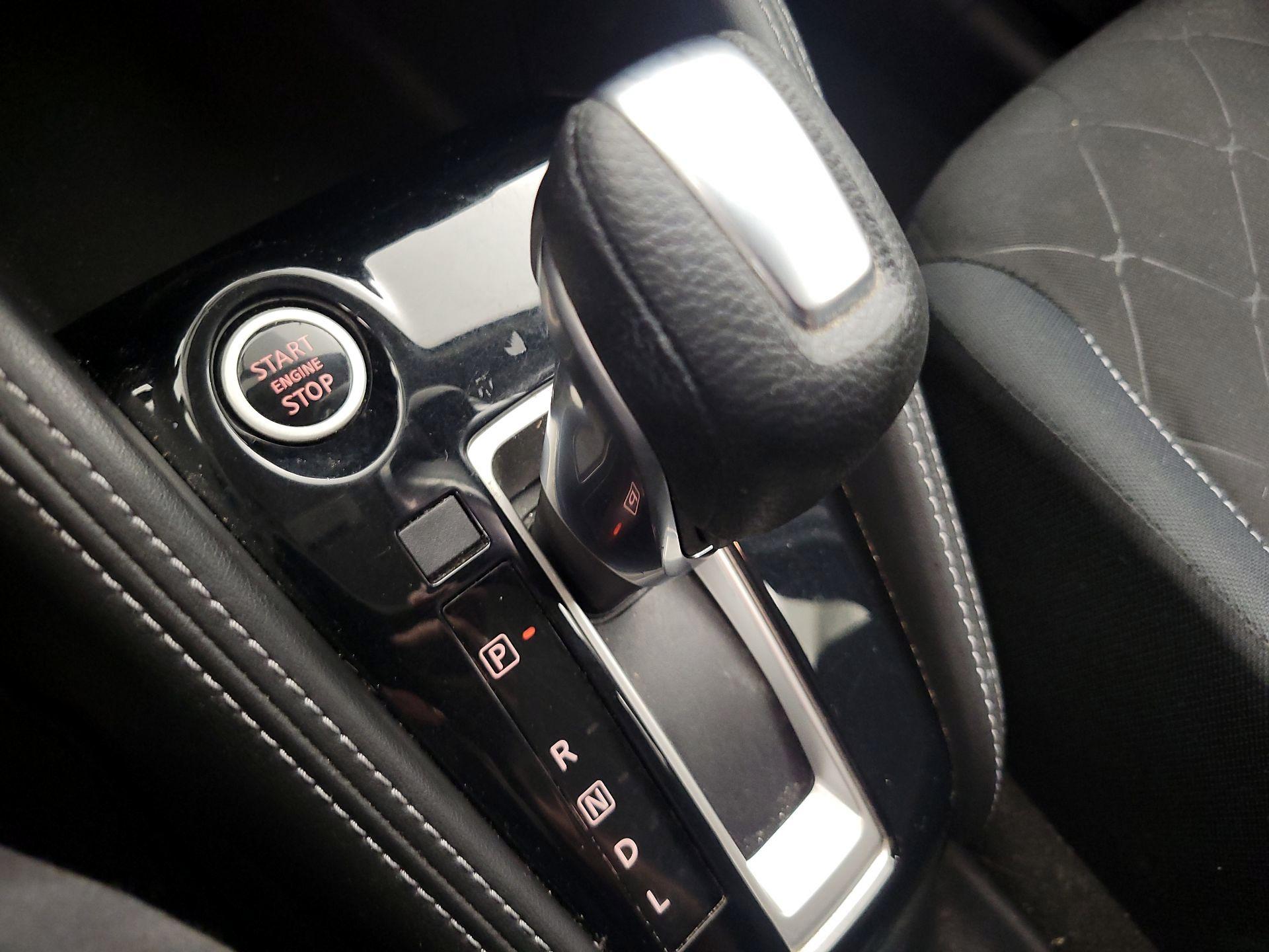 Thumbnail: 2018 Nissan Kicks - 17