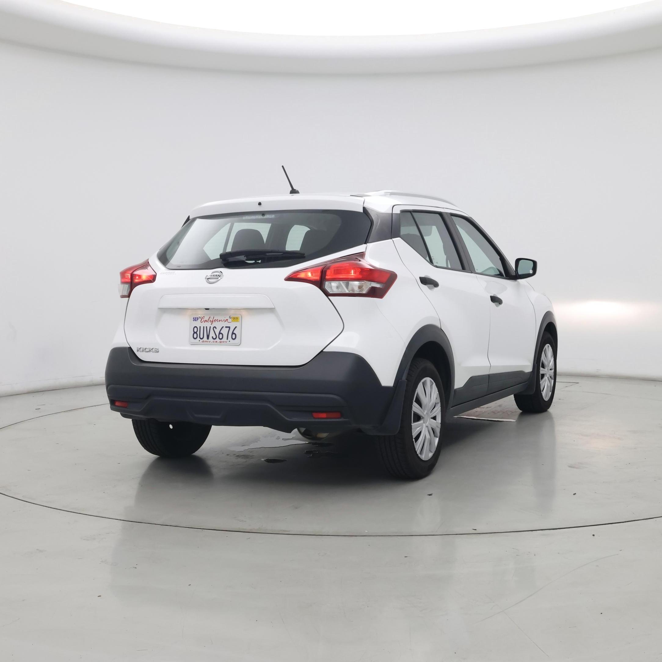 Thumbnail: 2018 Nissan Kicks - 8