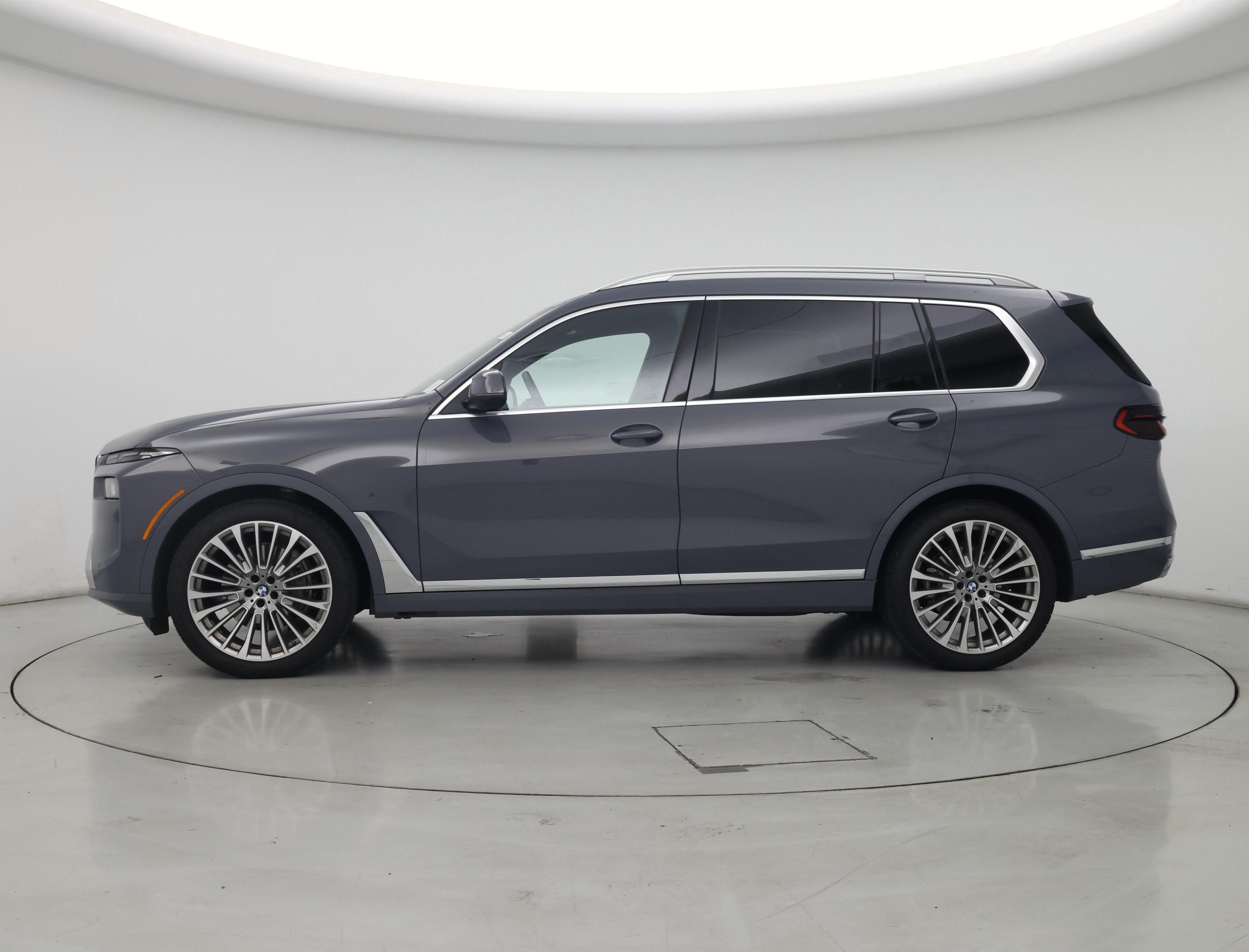 Thumbnail: 2025 BMW X7 - 3