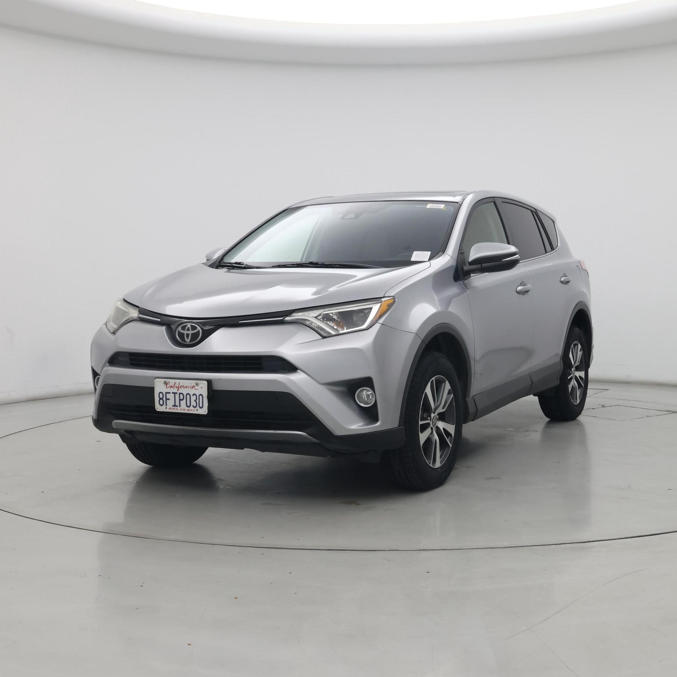 Thumbnail: 2018 Toyota RAV4 - 4