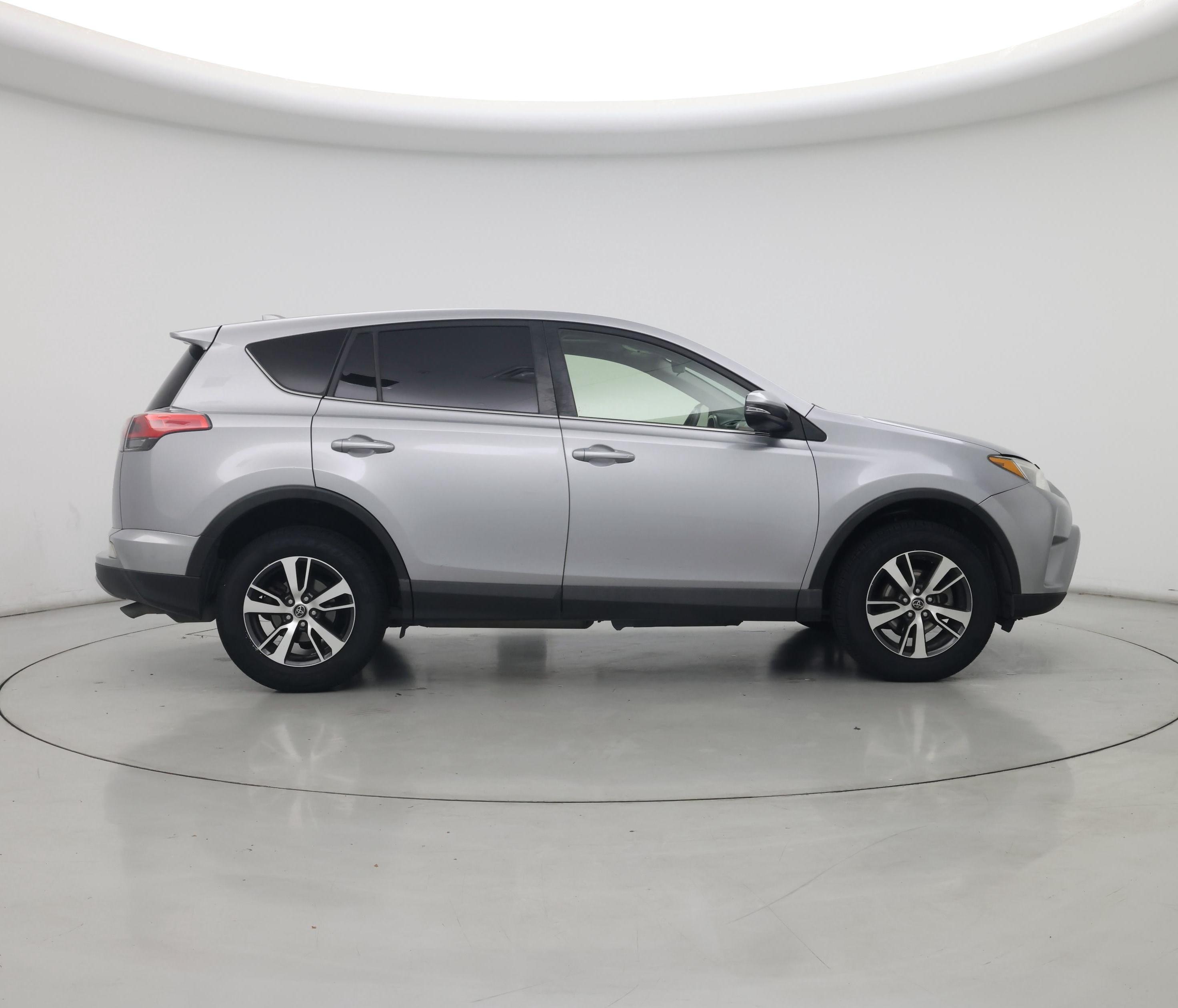 Thumbnail: 2018 Toyota RAV4 - 7