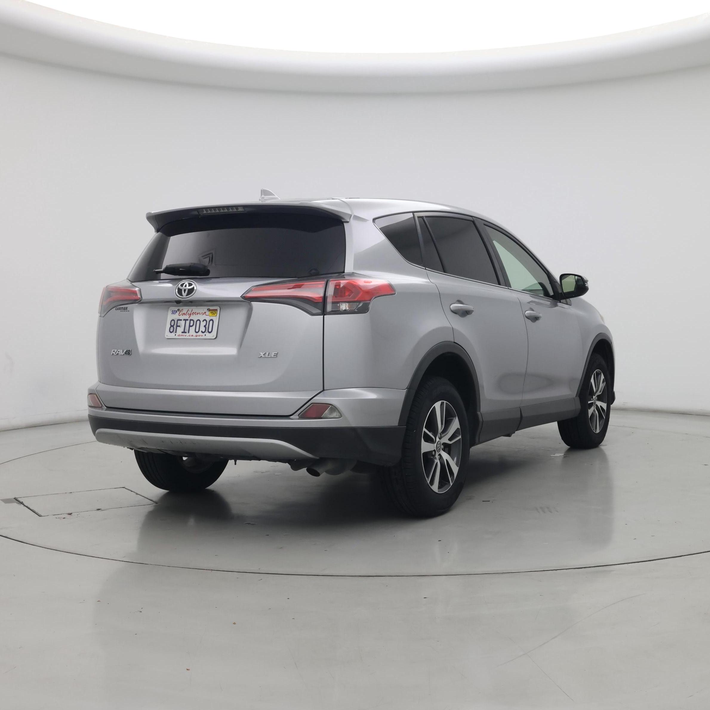 Thumbnail: 2018 Toyota RAV4 - 8