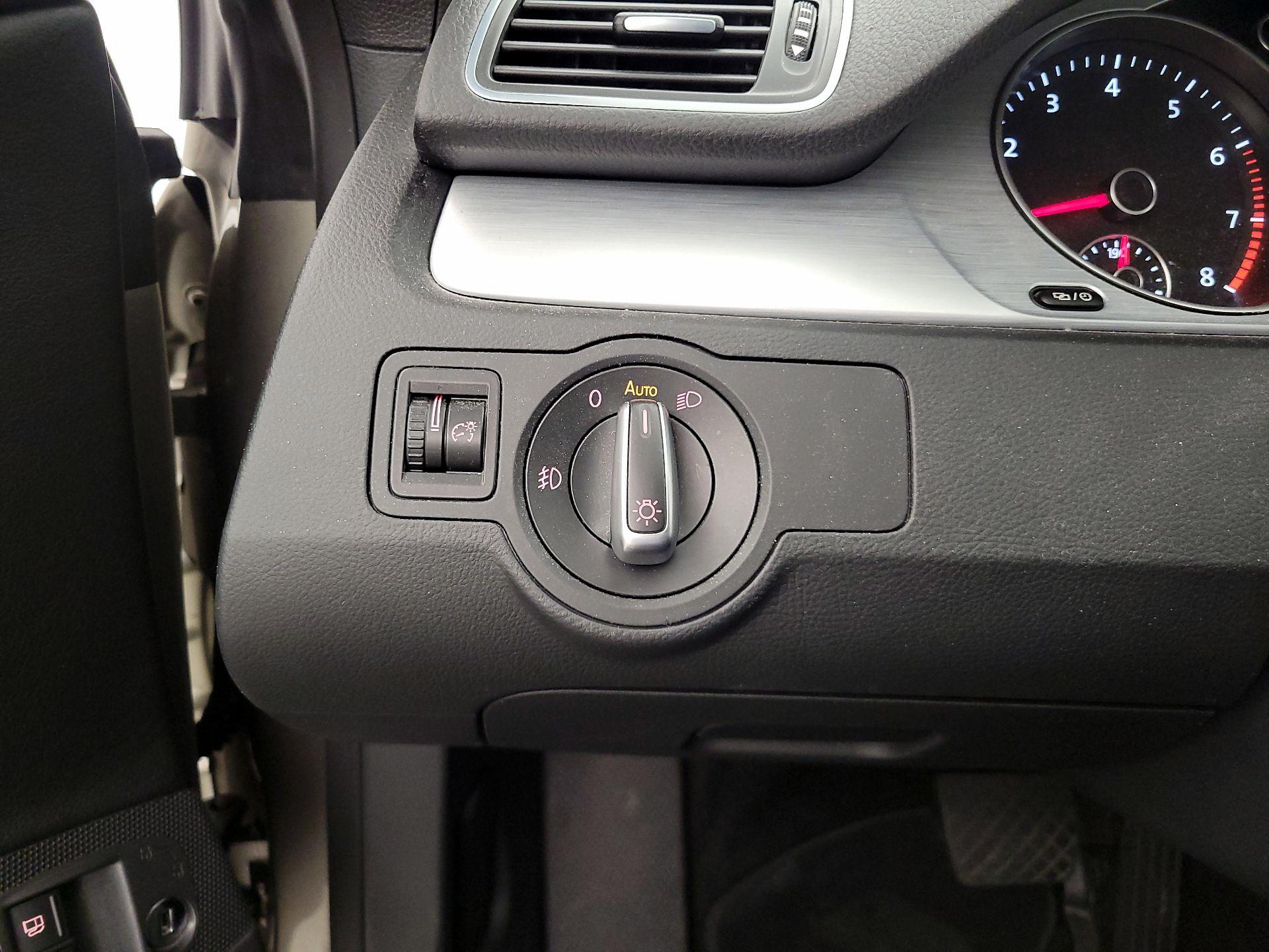 Thumbnail: 2014 Volkswagen CC - 13