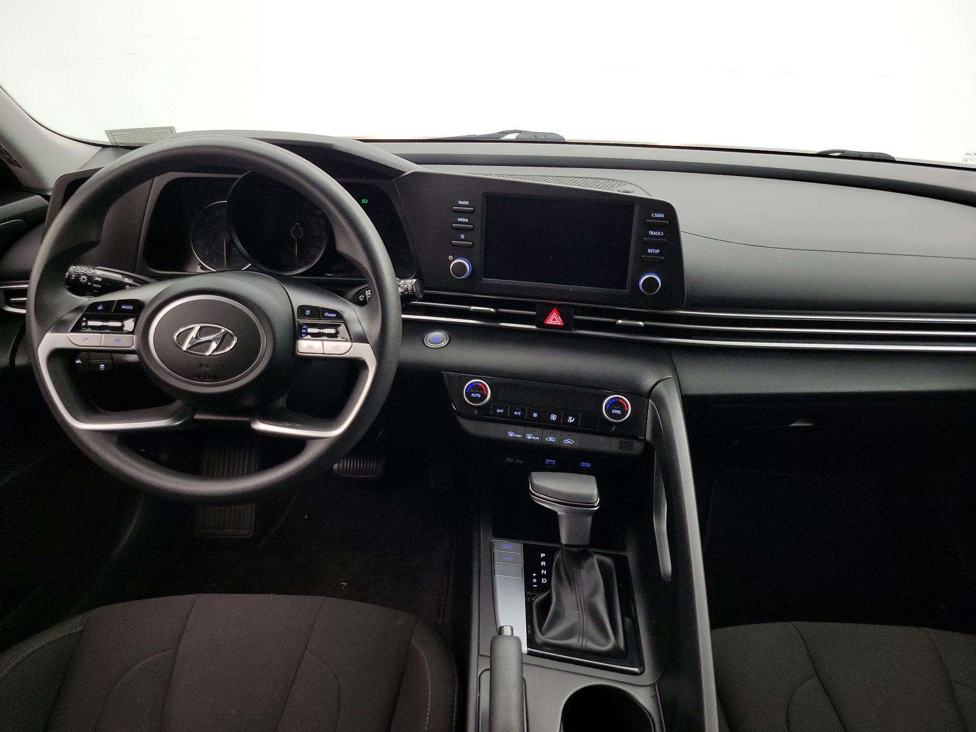 Thumbnail: 2022 Hyundai Elantra - 9