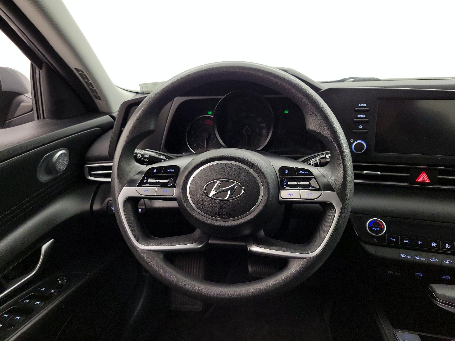 Thumbnail: 2022 Hyundai Elantra - 10