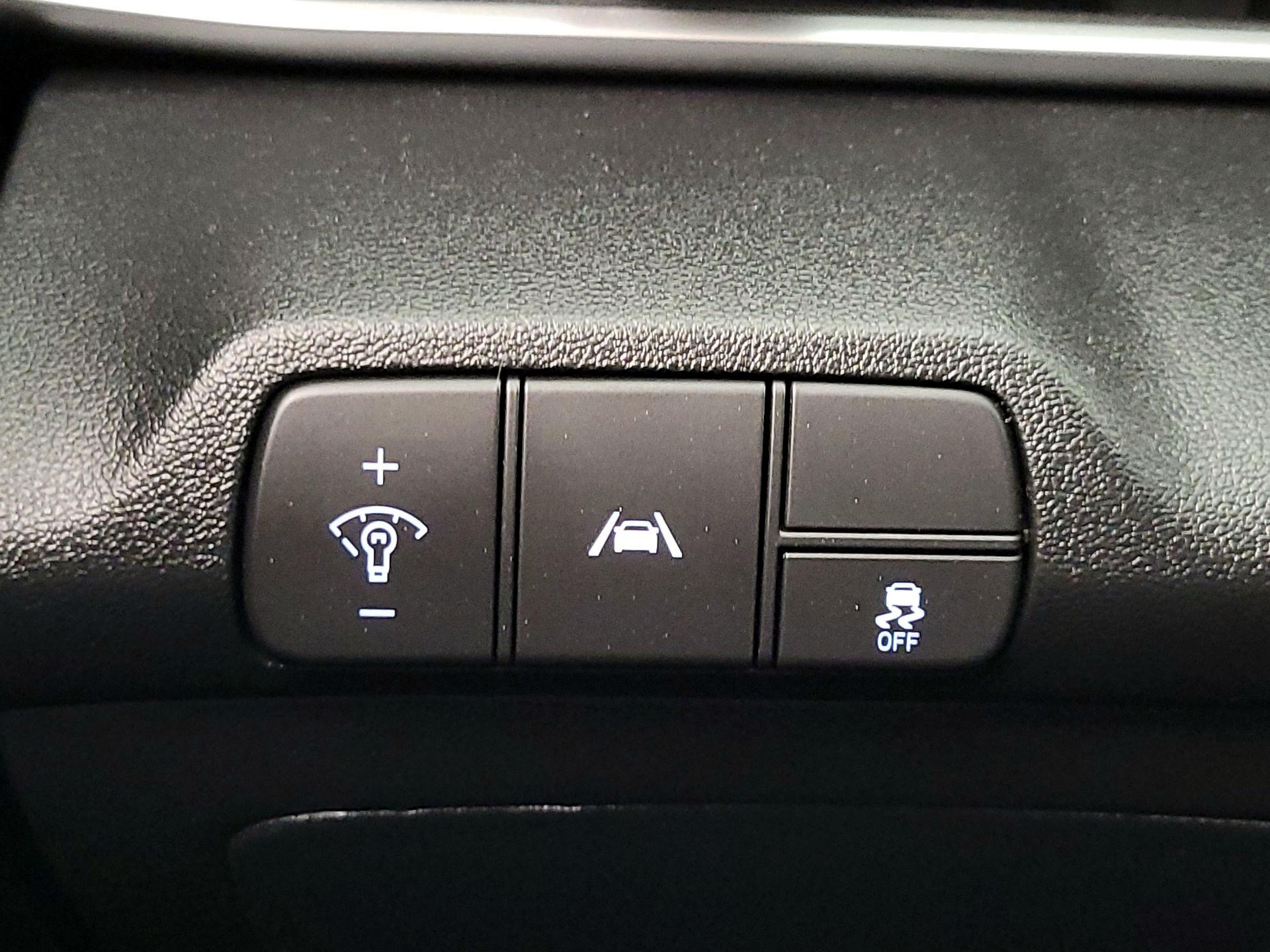 Thumbnail: 2022 Hyundai Elantra - 13