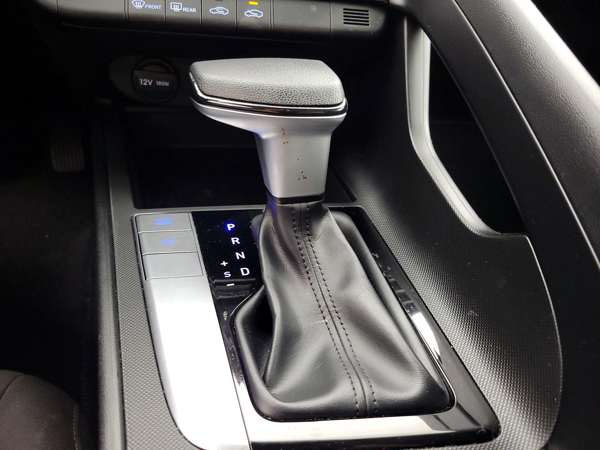 Thumbnail: 2022 Hyundai Elantra - 17