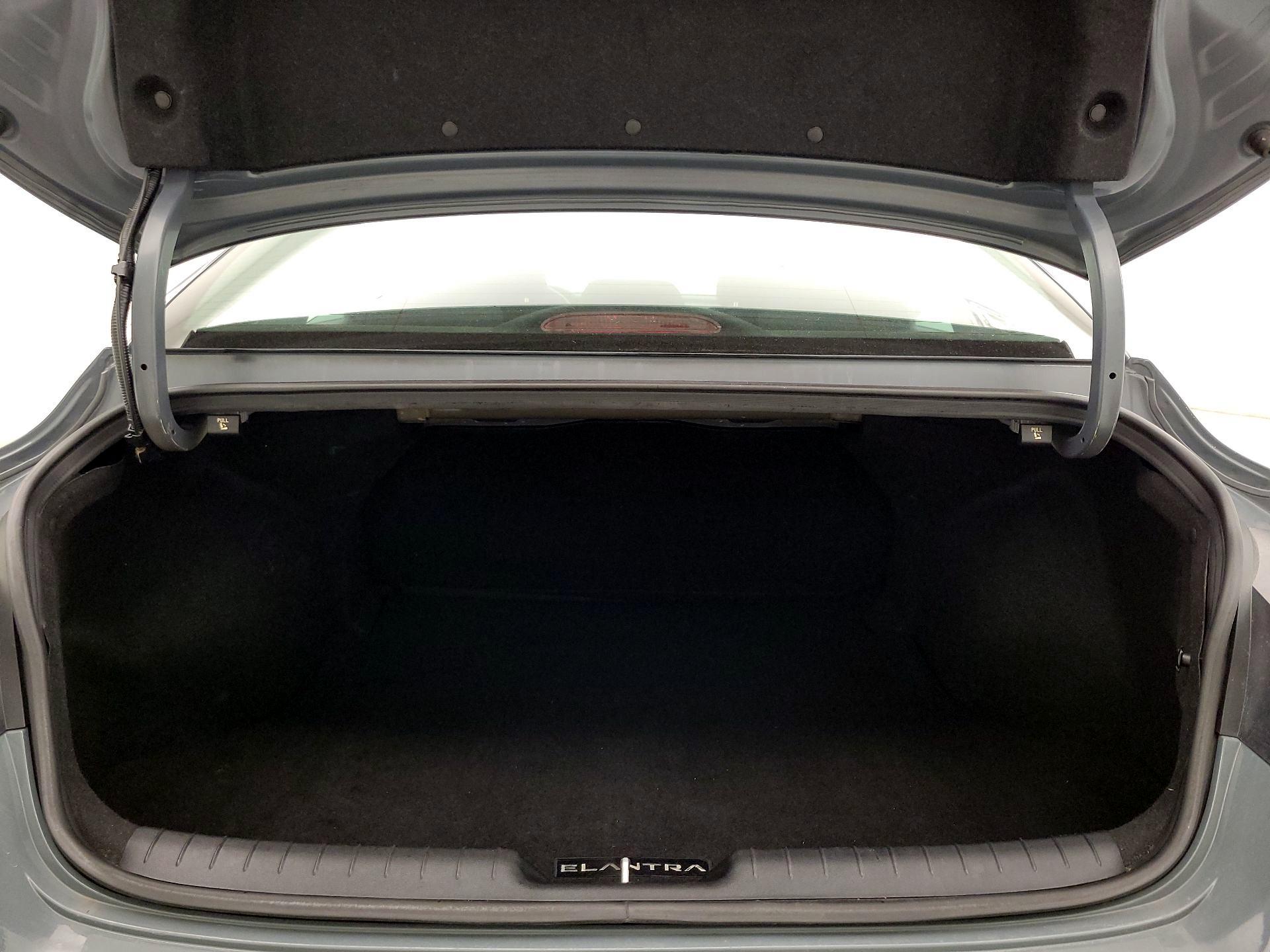 Thumbnail: 2022 Hyundai Elantra - 20