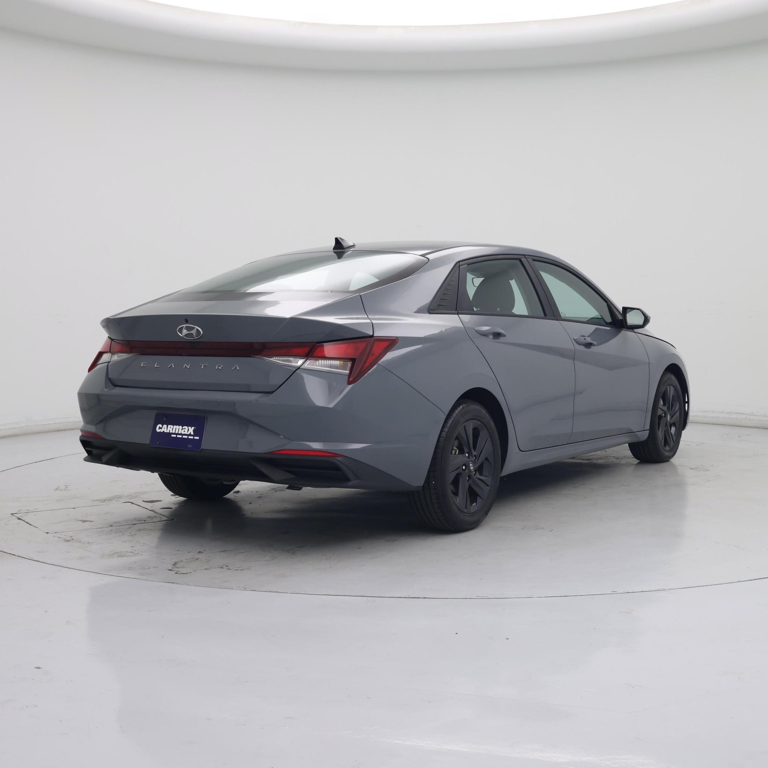 Thumbnail: 2022 Hyundai Elantra - 8