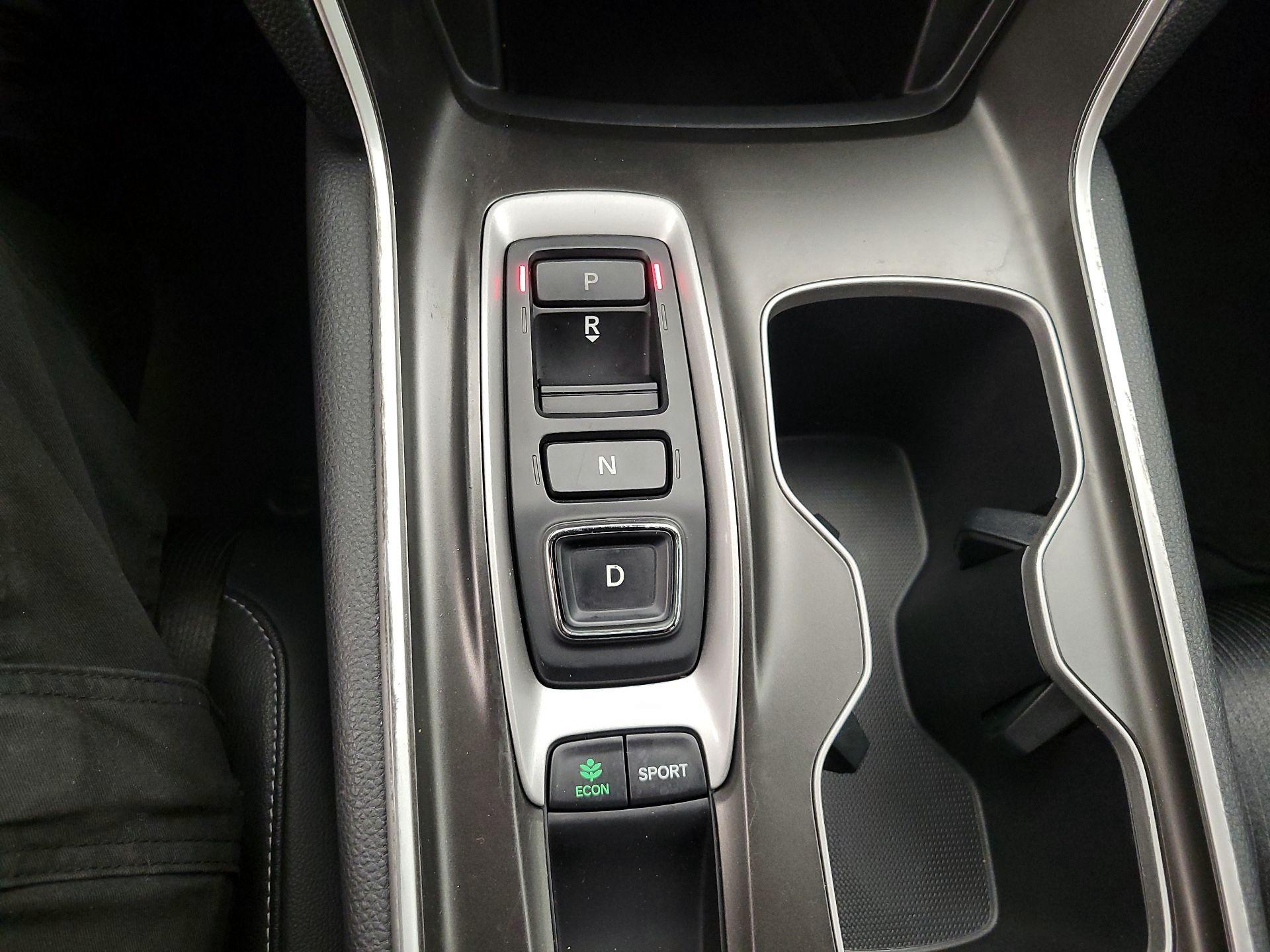 Thumbnail: 2019 Honda Accord - 16
