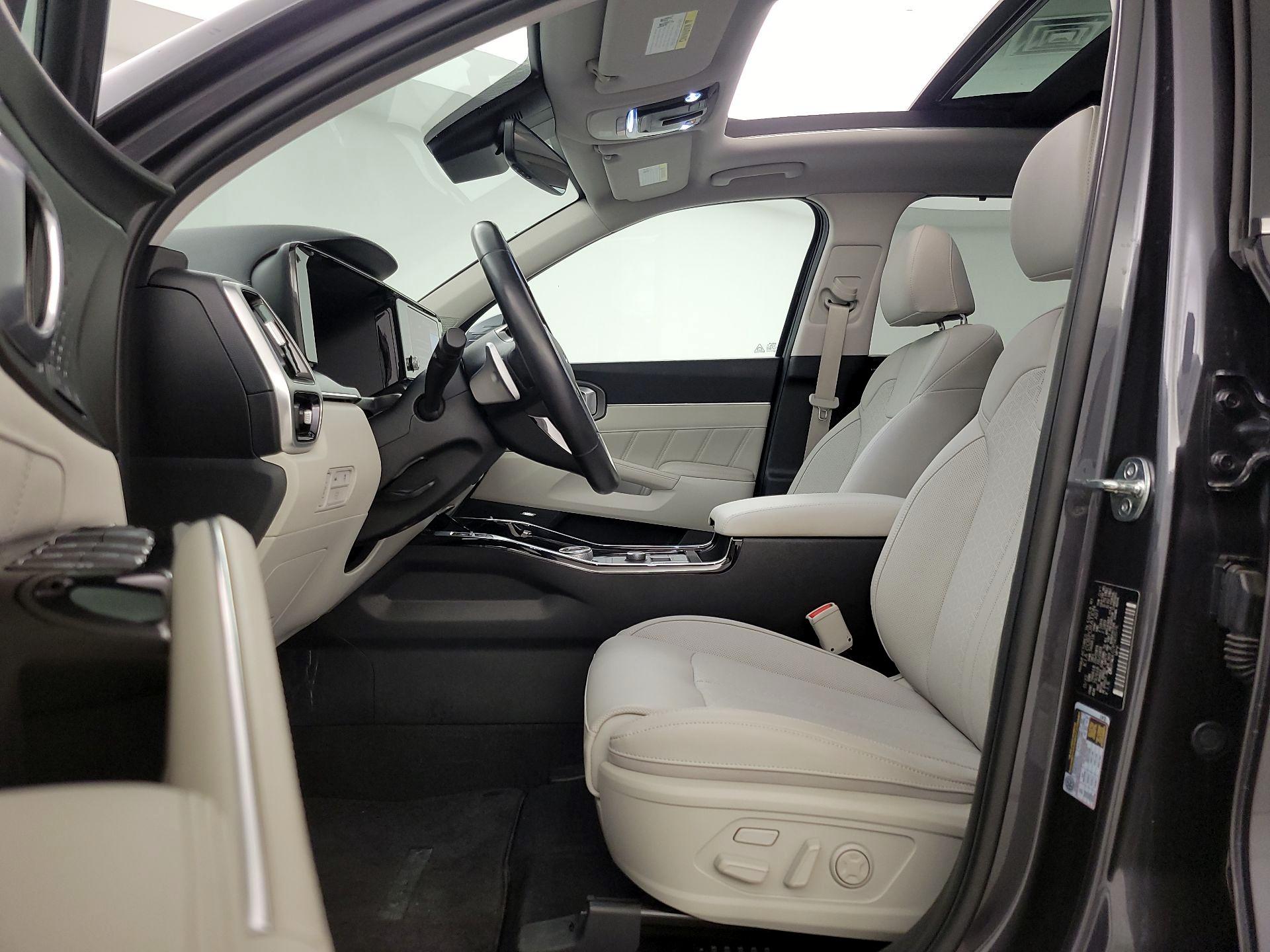Thumbnail: 2023 Kia Sorento - 11