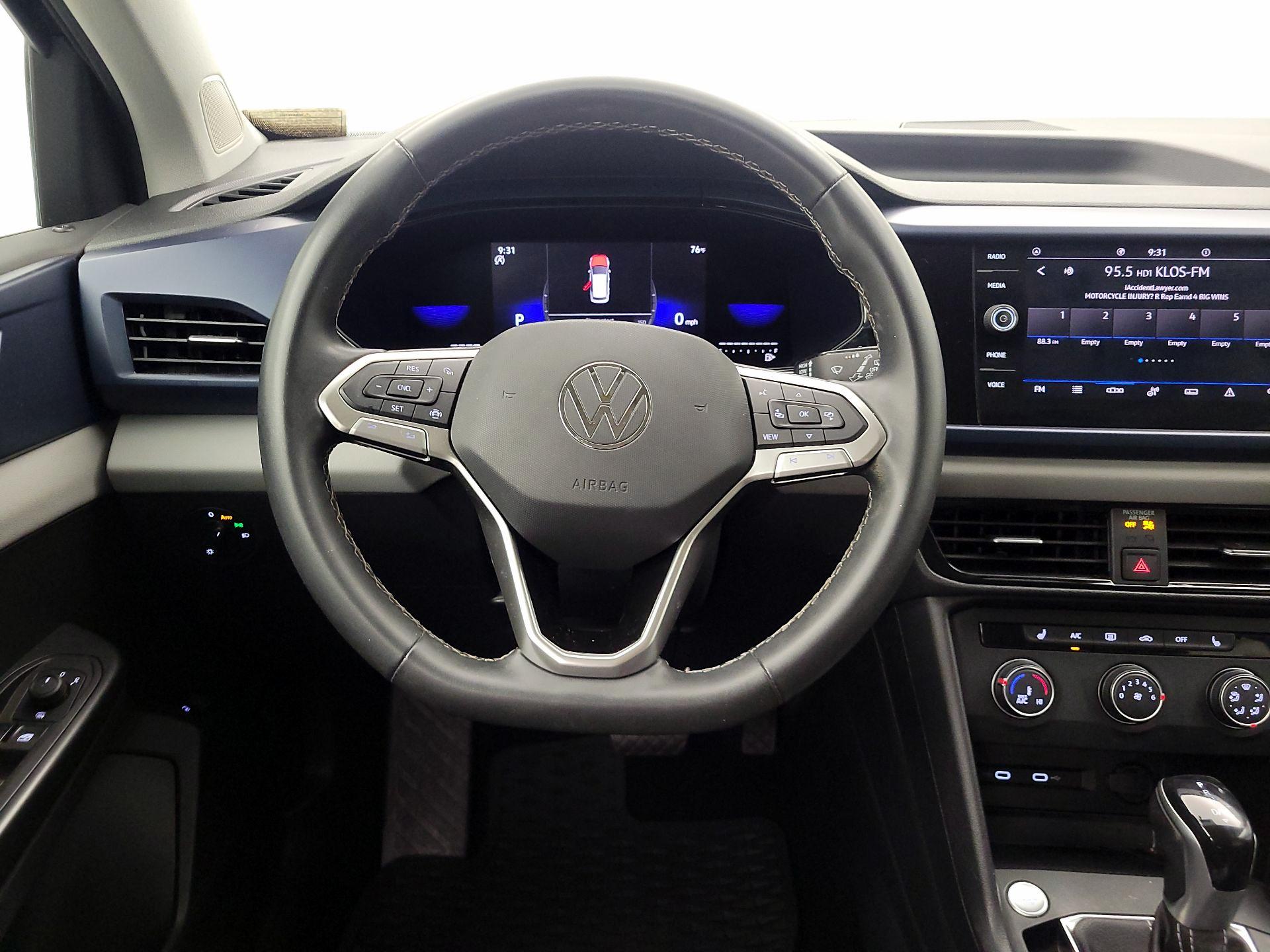 Thumbnail: 2022 Volkswagen Taos - 10