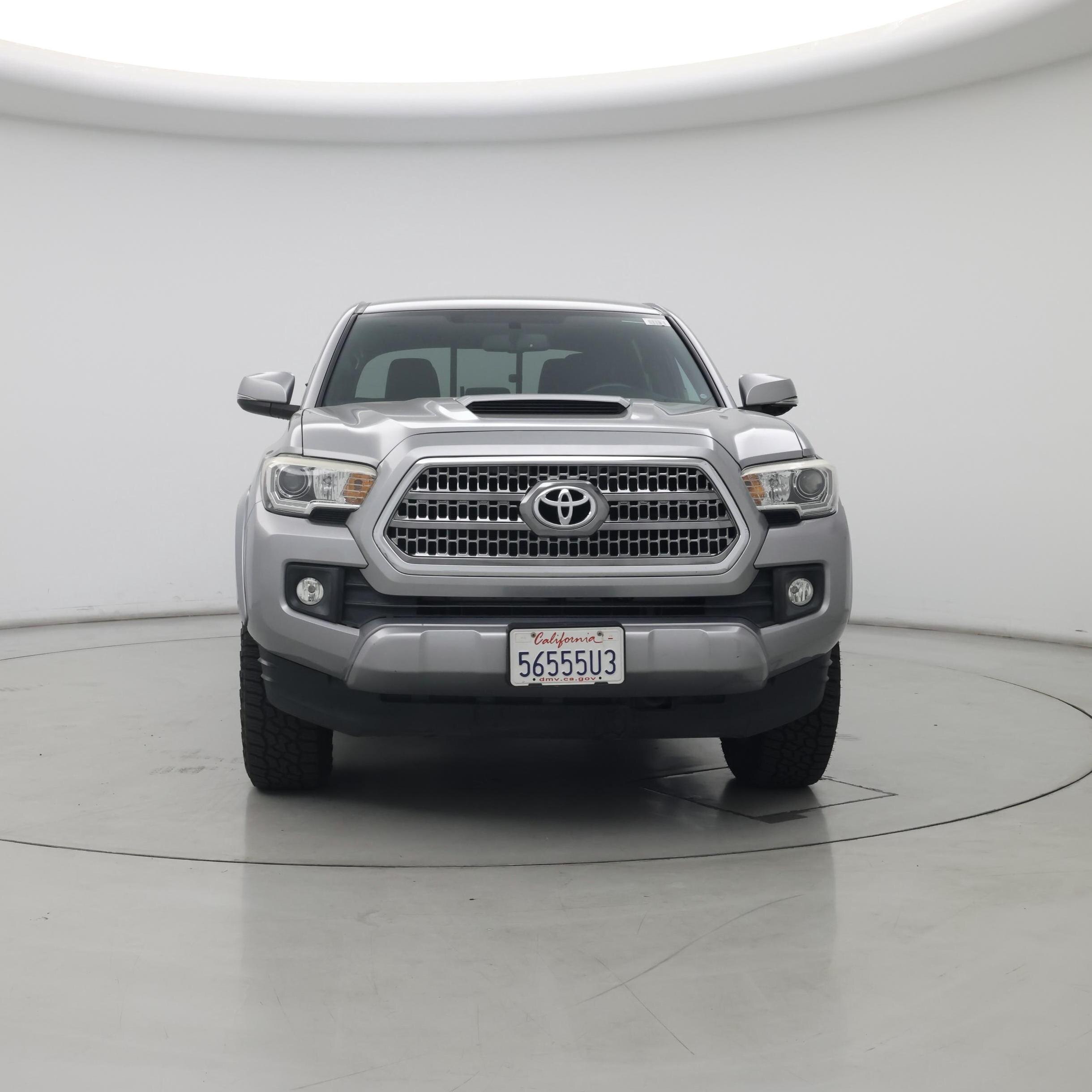 Thumbnail: 2016 Toyota Tacoma - 5