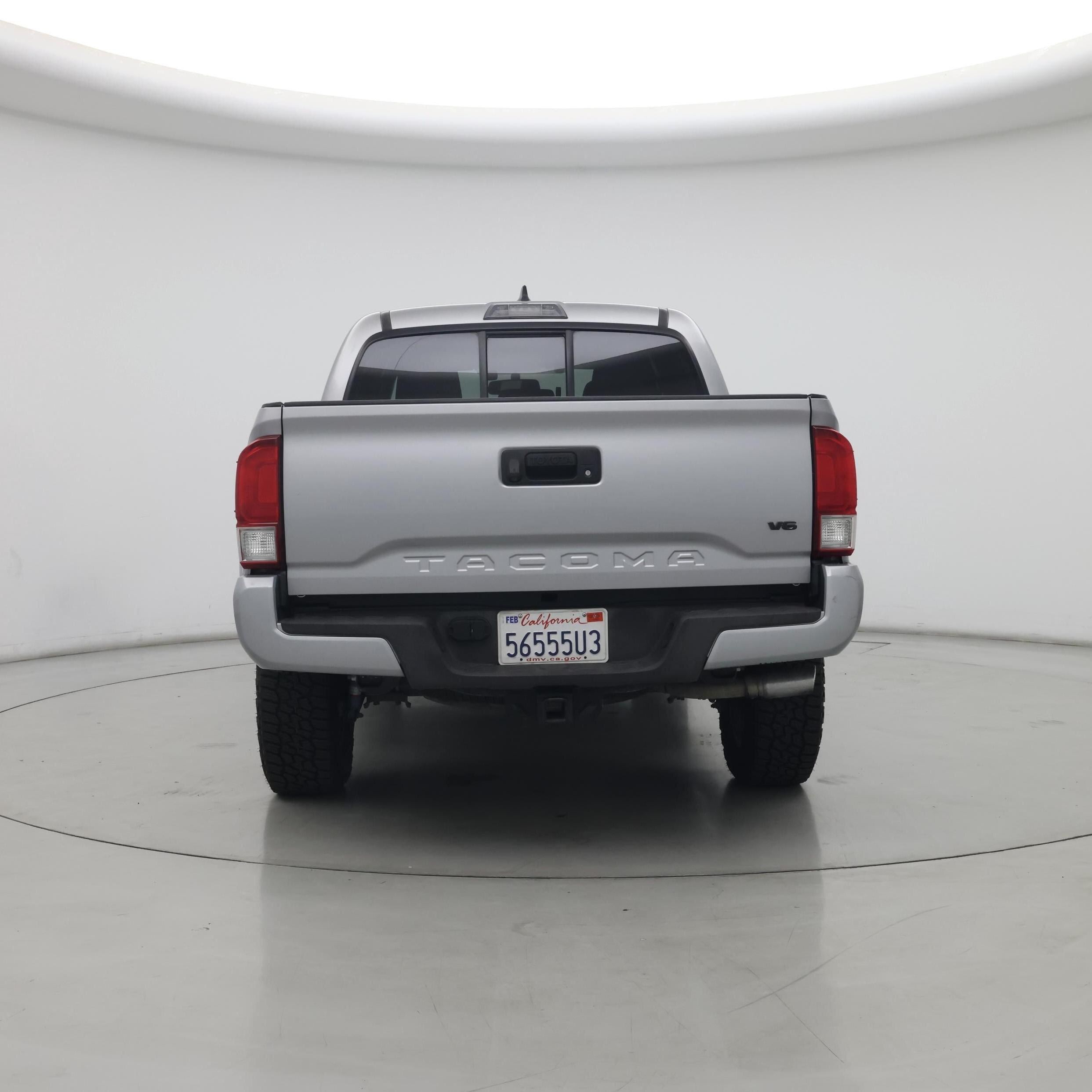 Thumbnail: 2016 Toyota Tacoma - 6