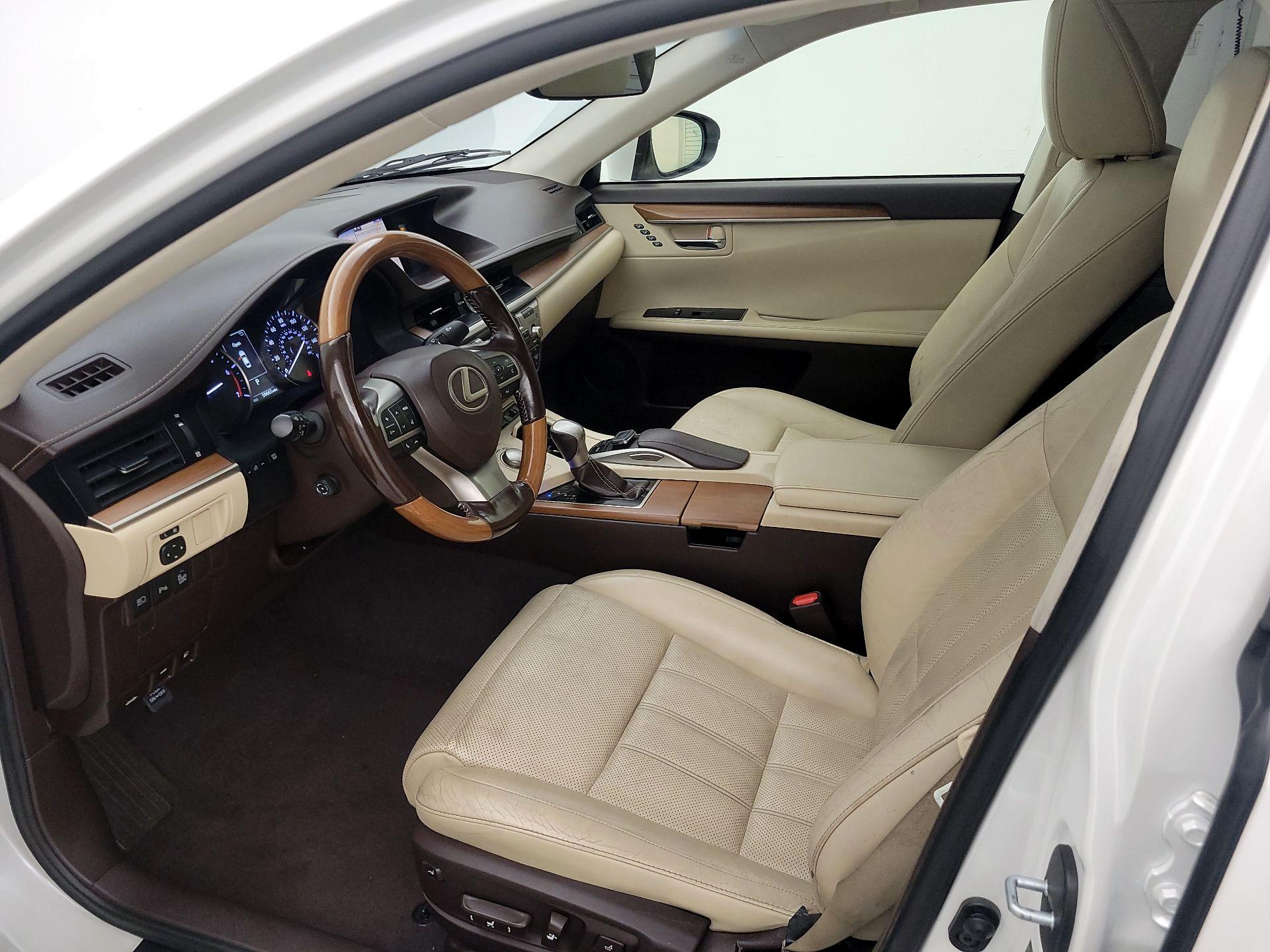 Thumbnail: 2016 Lexus ES - 11