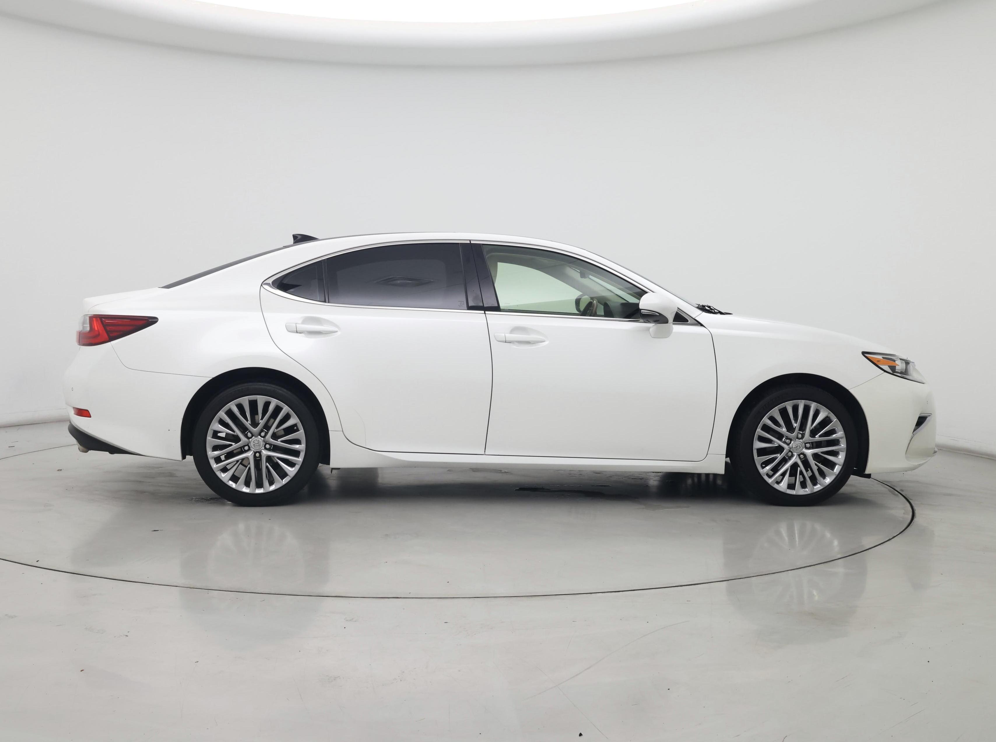 Thumbnail: 2016 Lexus ES - 7