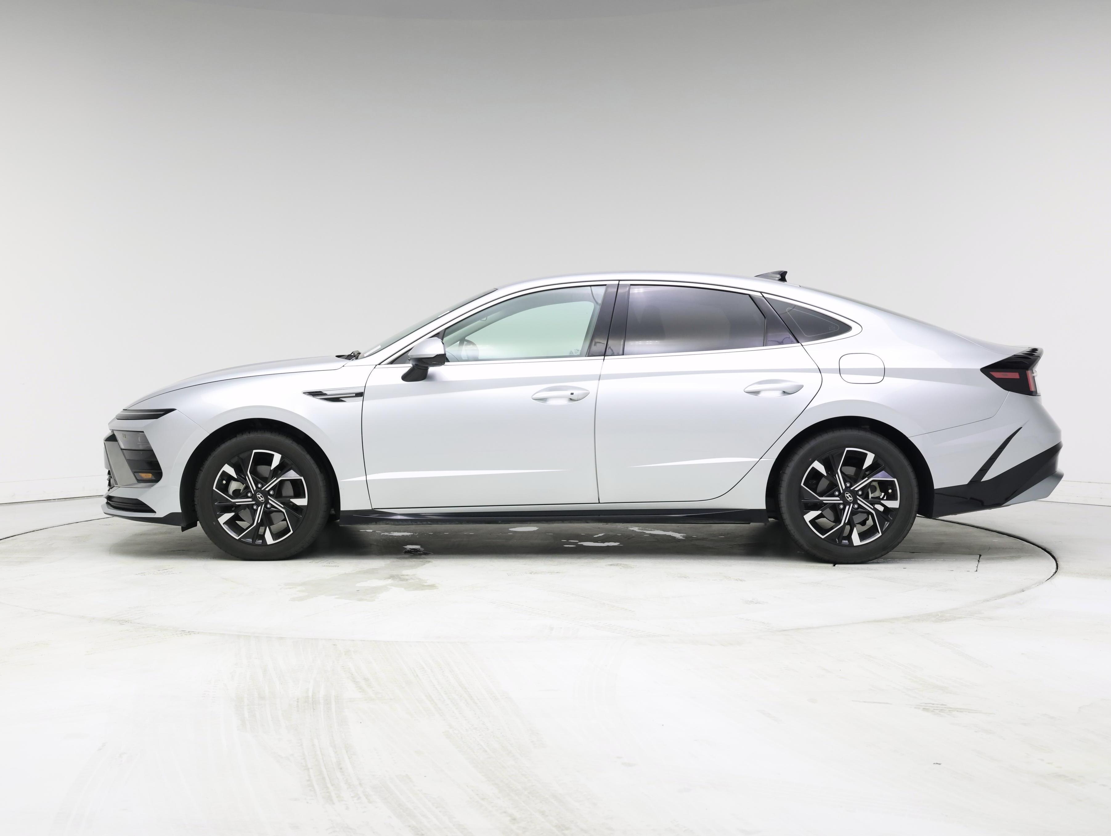 Thumbnail: 2024 Hyundai Sonata - 3