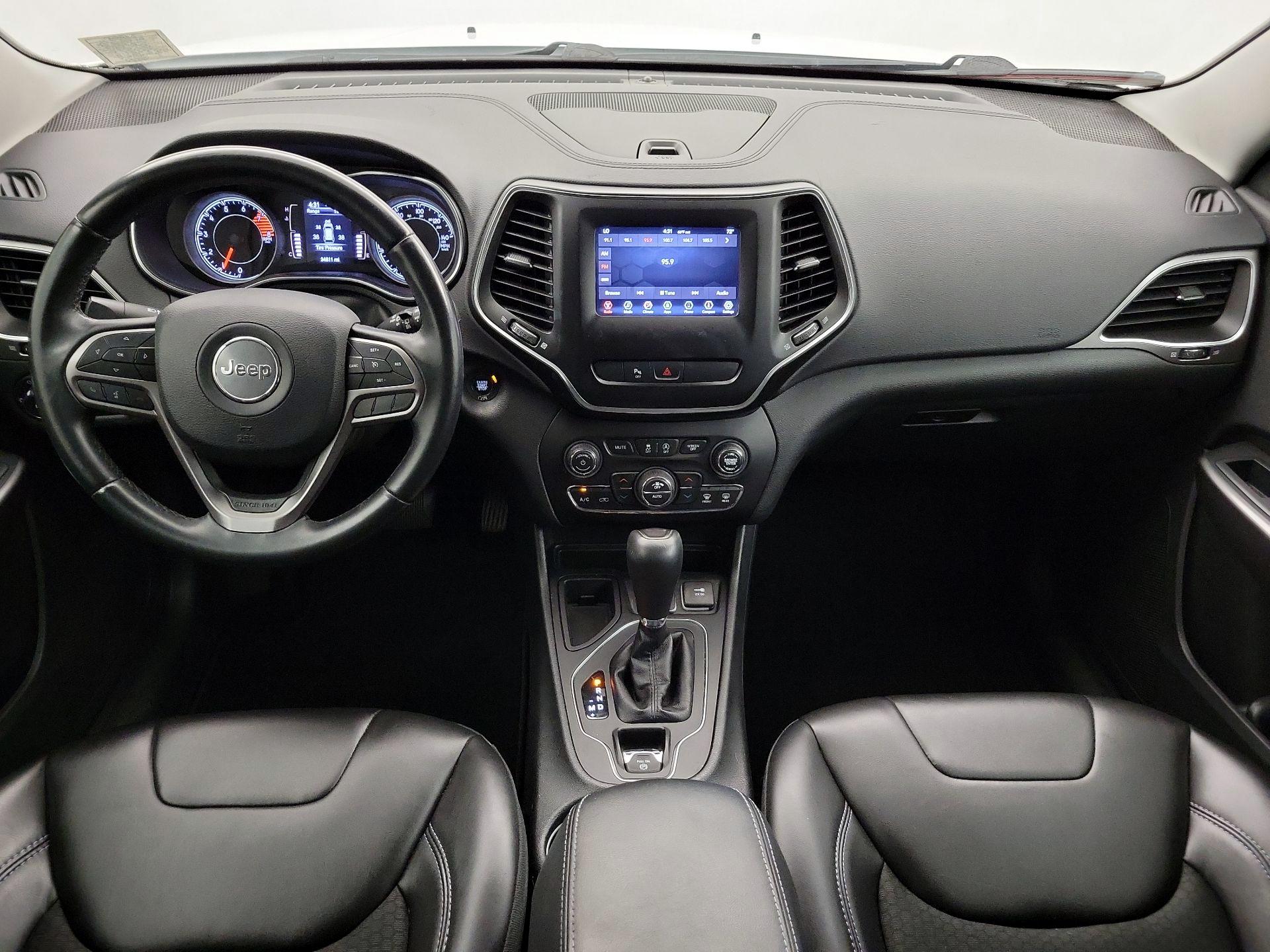Thumbnail: 2019 Jeep Cherokee - 9
