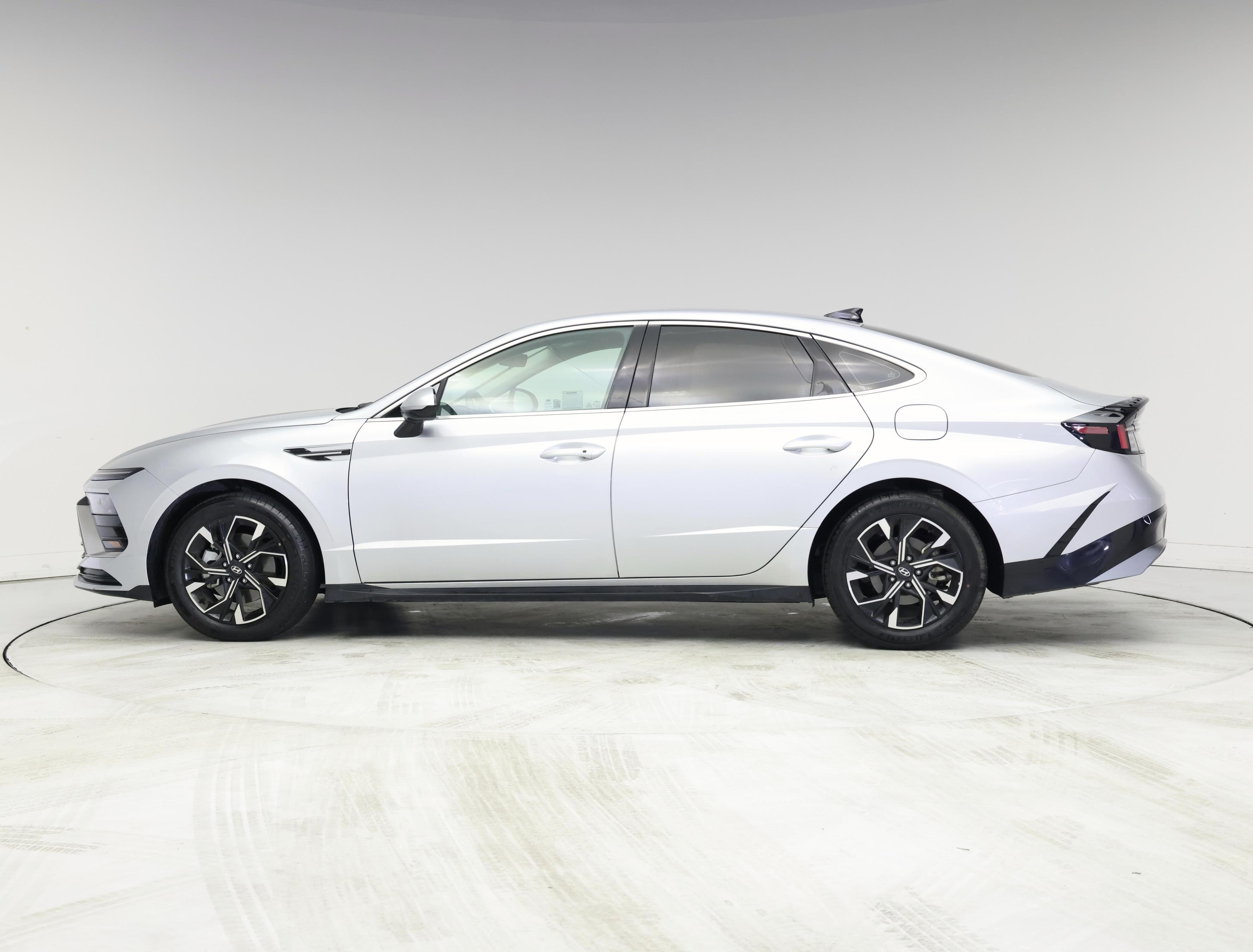 Thumbnail: 2024 Hyundai Sonata - 3