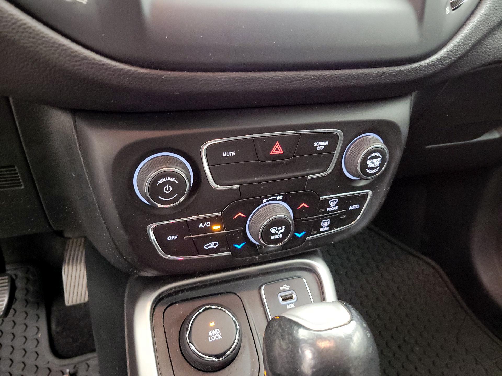 Thumbnail: 2018 Jeep Compass - 16
