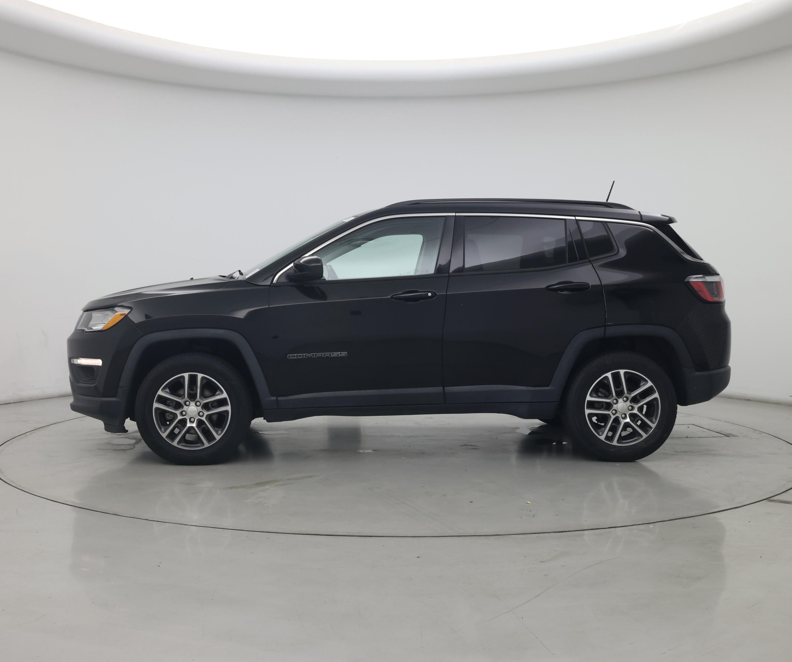 Thumbnail: 2018 Jeep Compass - 3