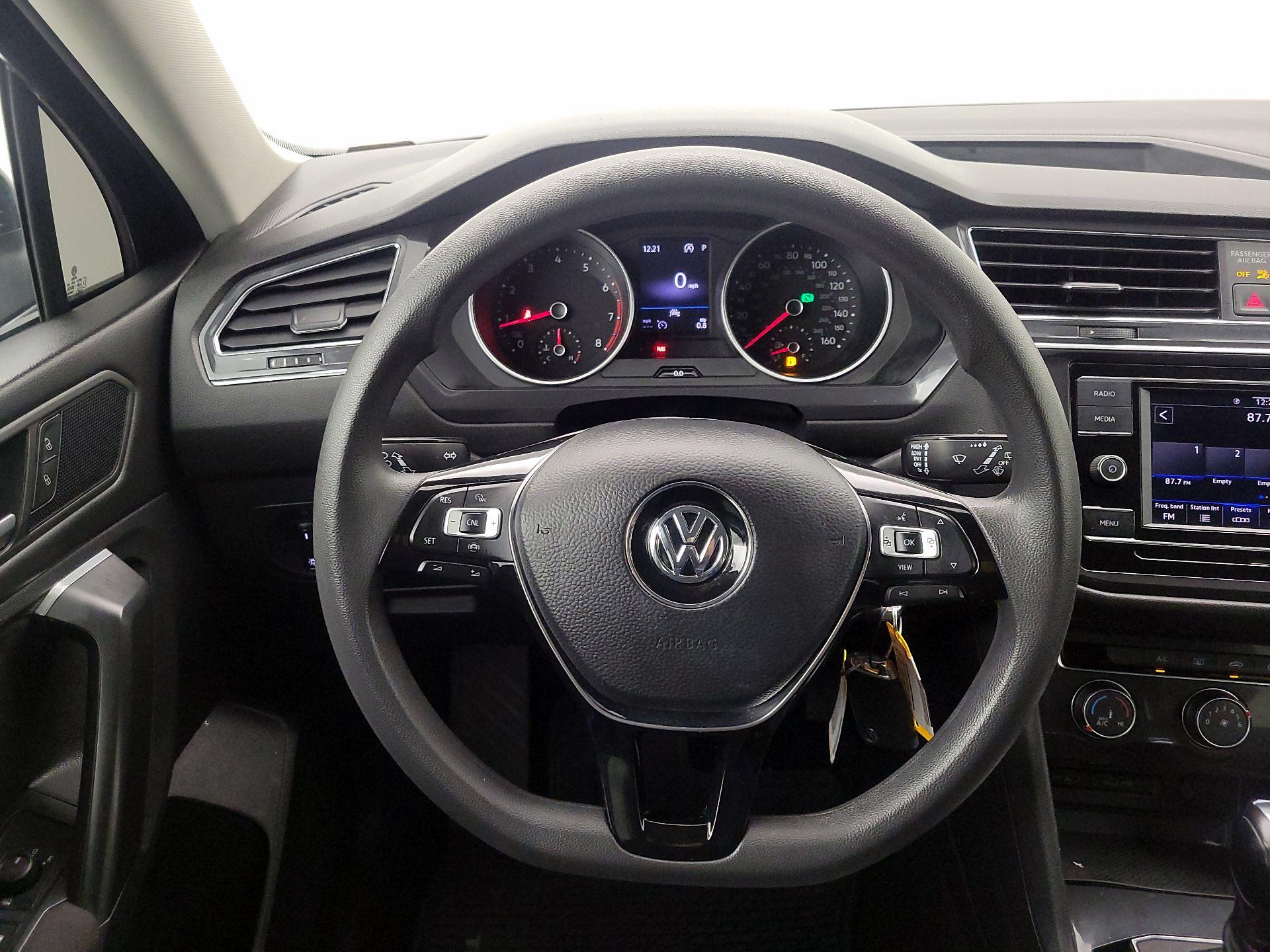 Thumbnail: 2021 Volkswagen Tiguan - 10