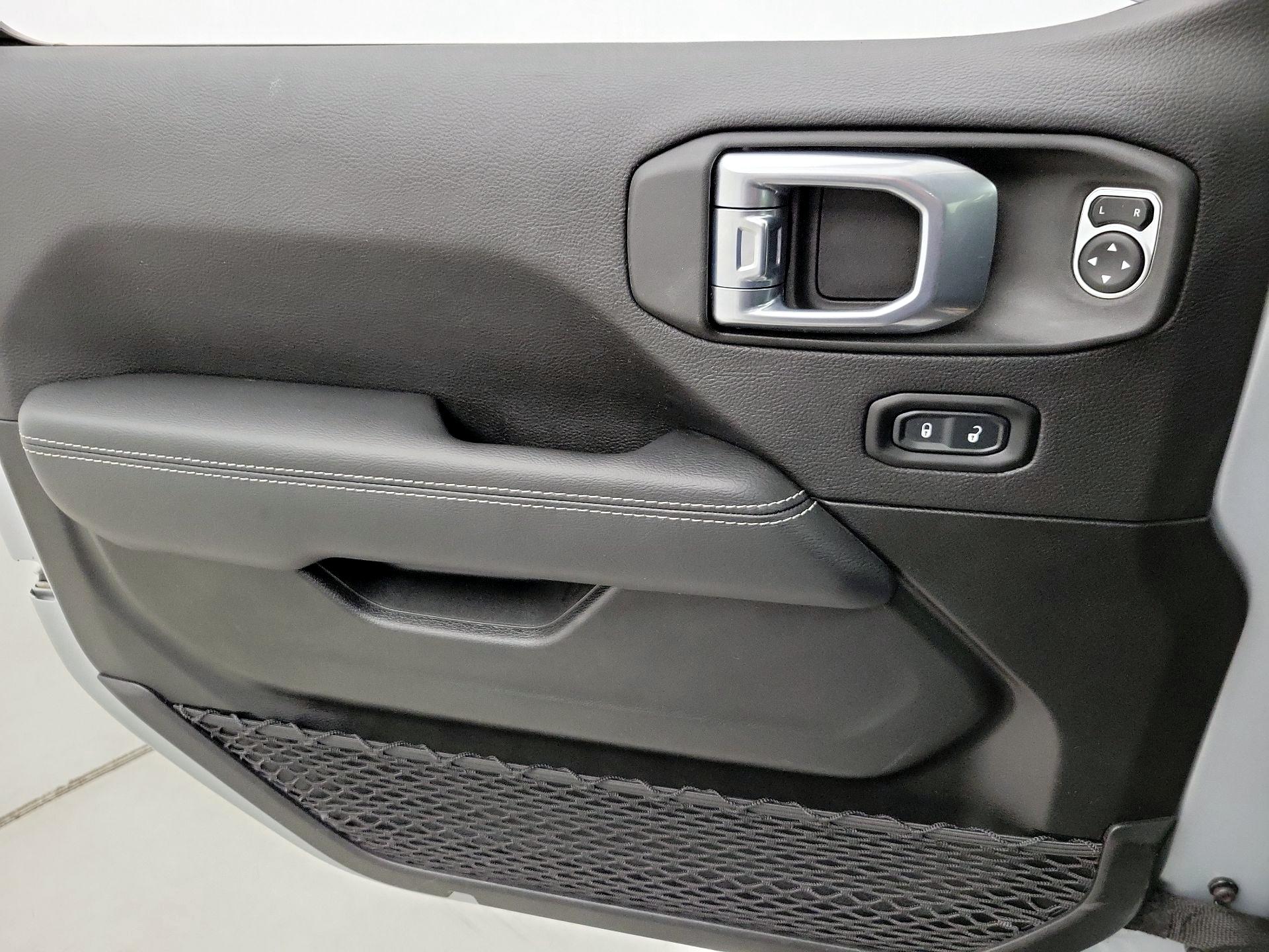 Thumbnail: 2022 Jeep Wrangler - 12