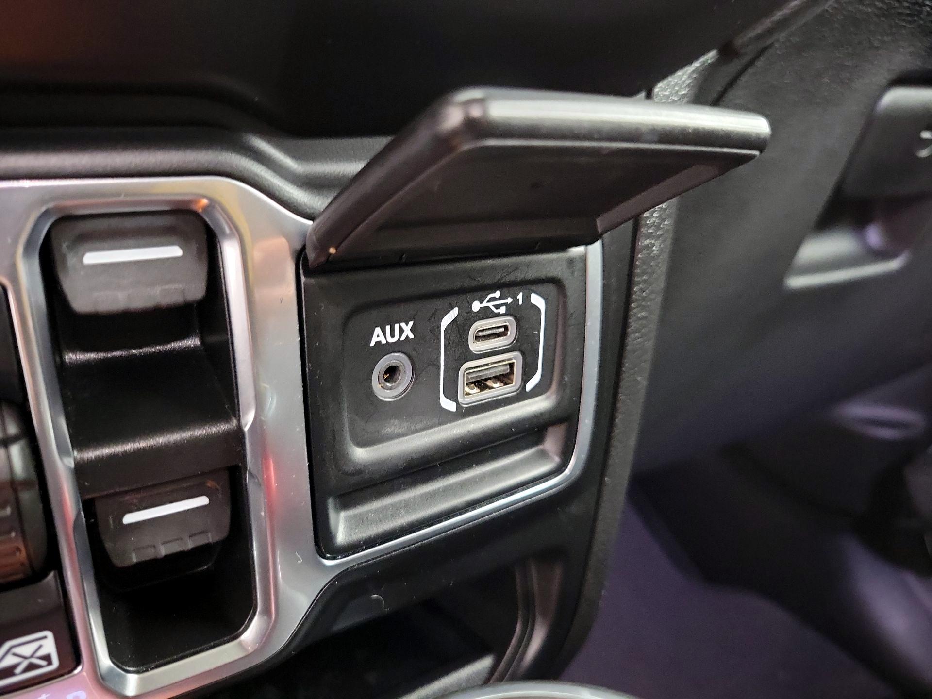 Thumbnail: 2022 Jeep Wrangler - 19