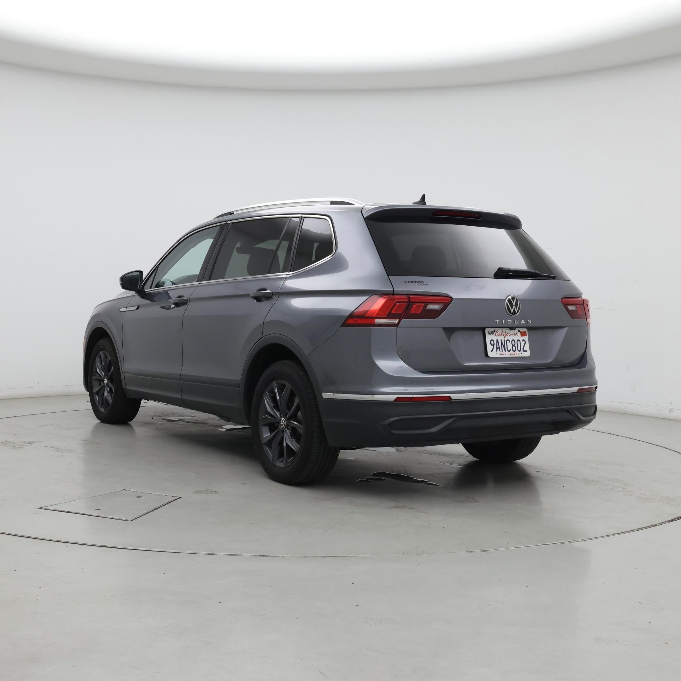 Thumbnail: 2022 Volkswagen Tiguan - 2