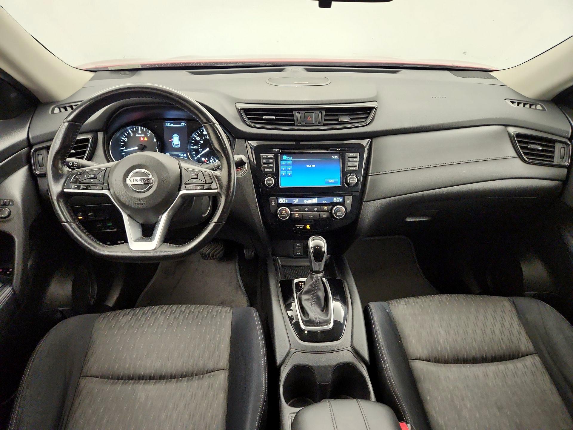Thumbnail: 2017 Nissan Rogue - 9