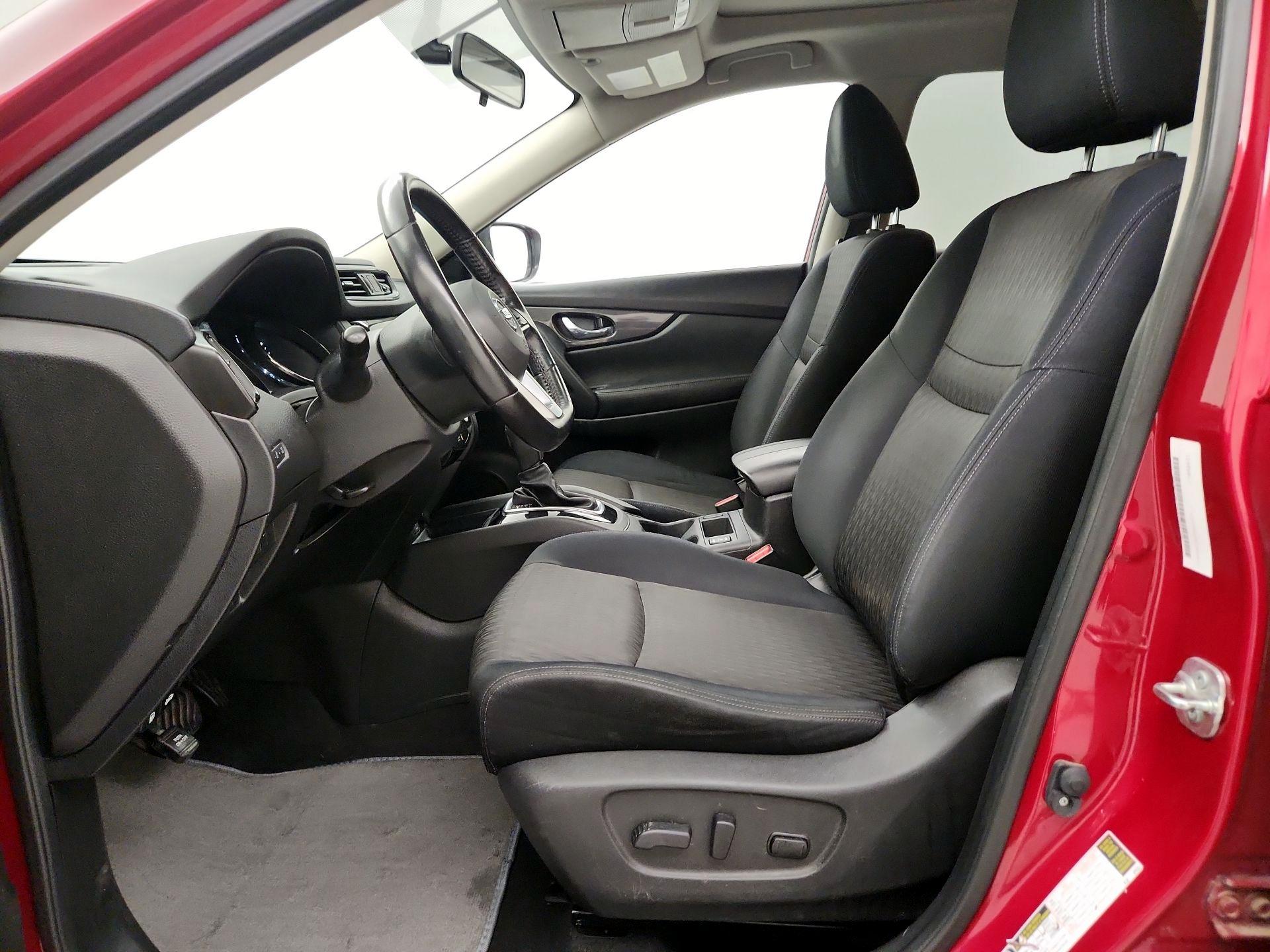 Thumbnail: 2017 Nissan Rogue - 11