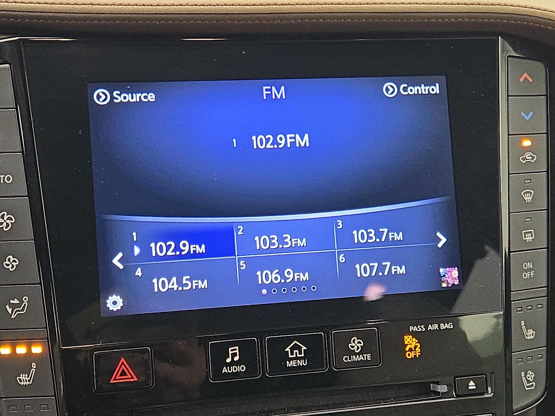 Thumbnail: 2019 INFINITI QX50 - 16
