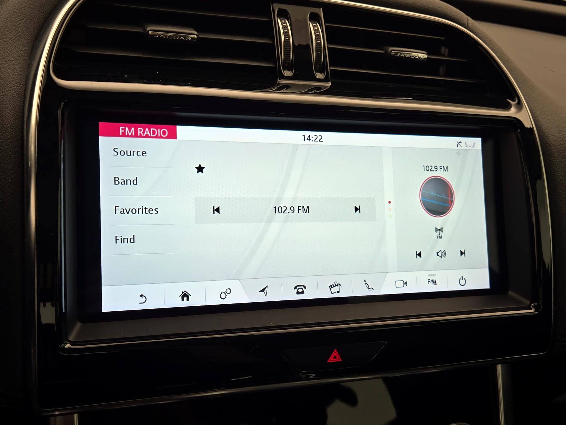 Thumbnail: 2020 Jaguar XE - 16