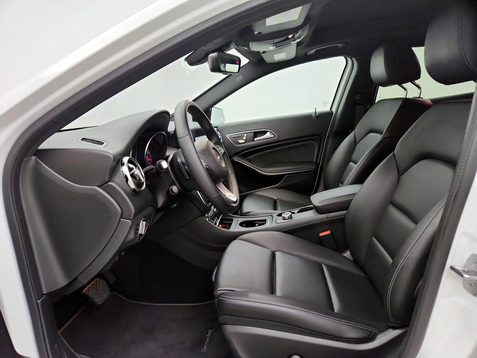Thumbnail: 2020 Mercedes-Benz GLA - 11