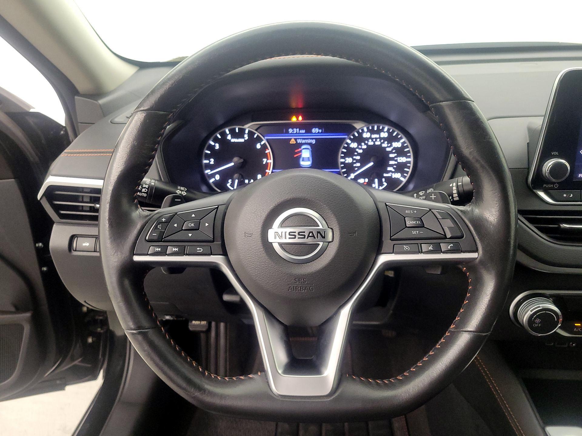 Thumbnail: 2022 Nissan Altima - 10