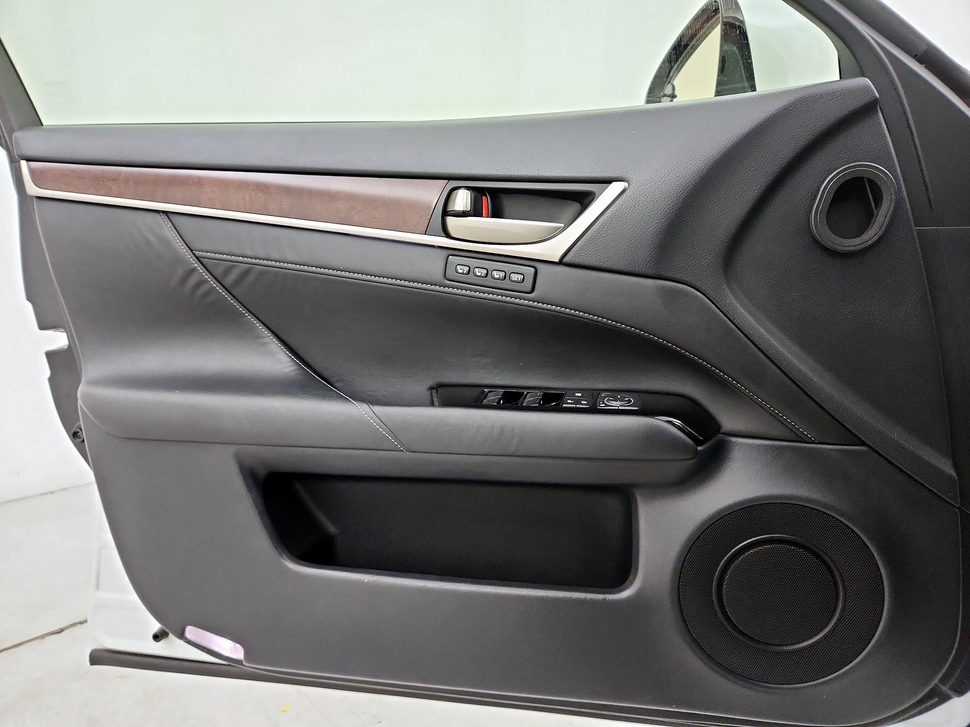 Thumbnail: 2013 Lexus GS - 12