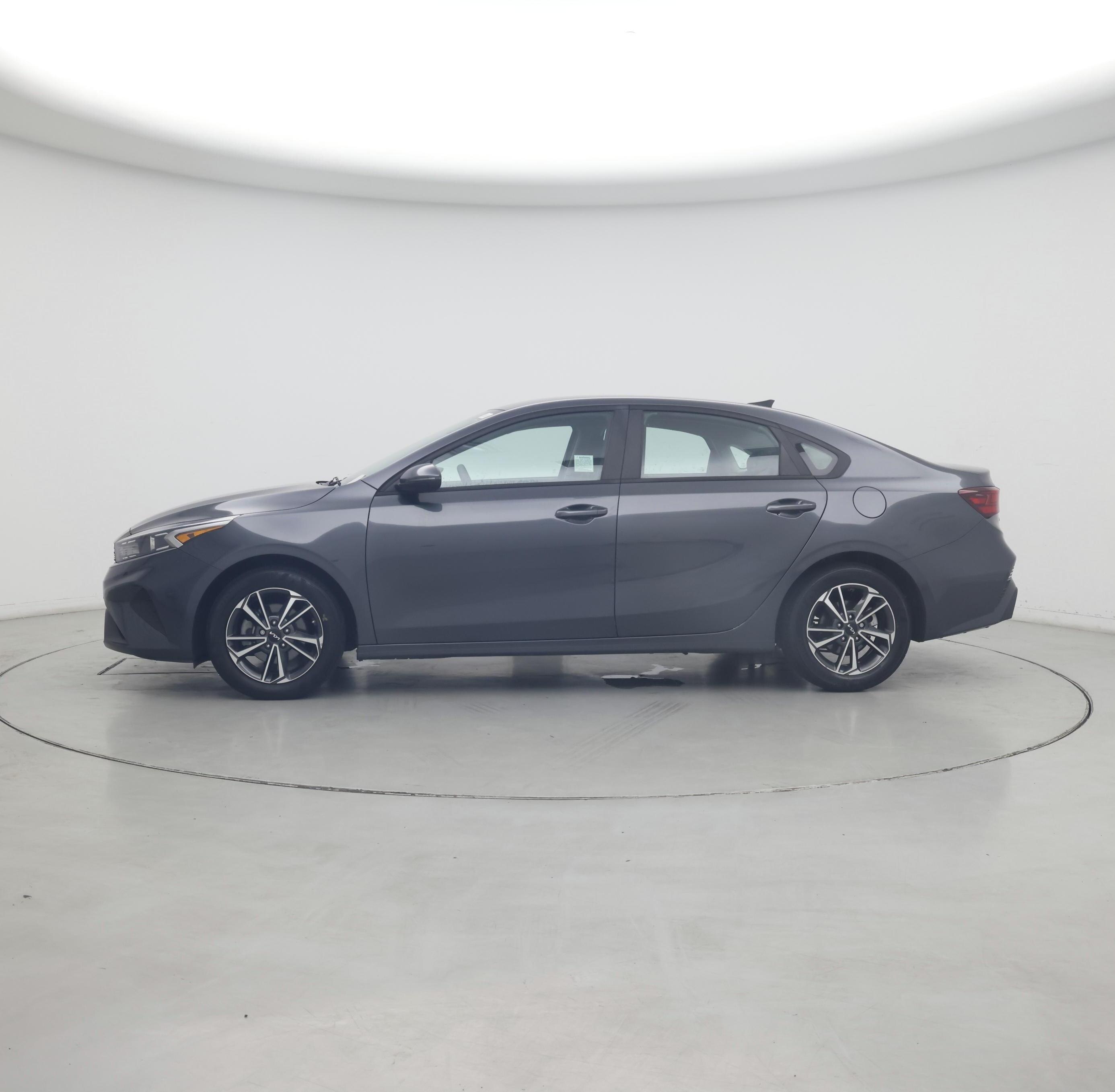 Thumbnail: 2023 Kia Forte - 3