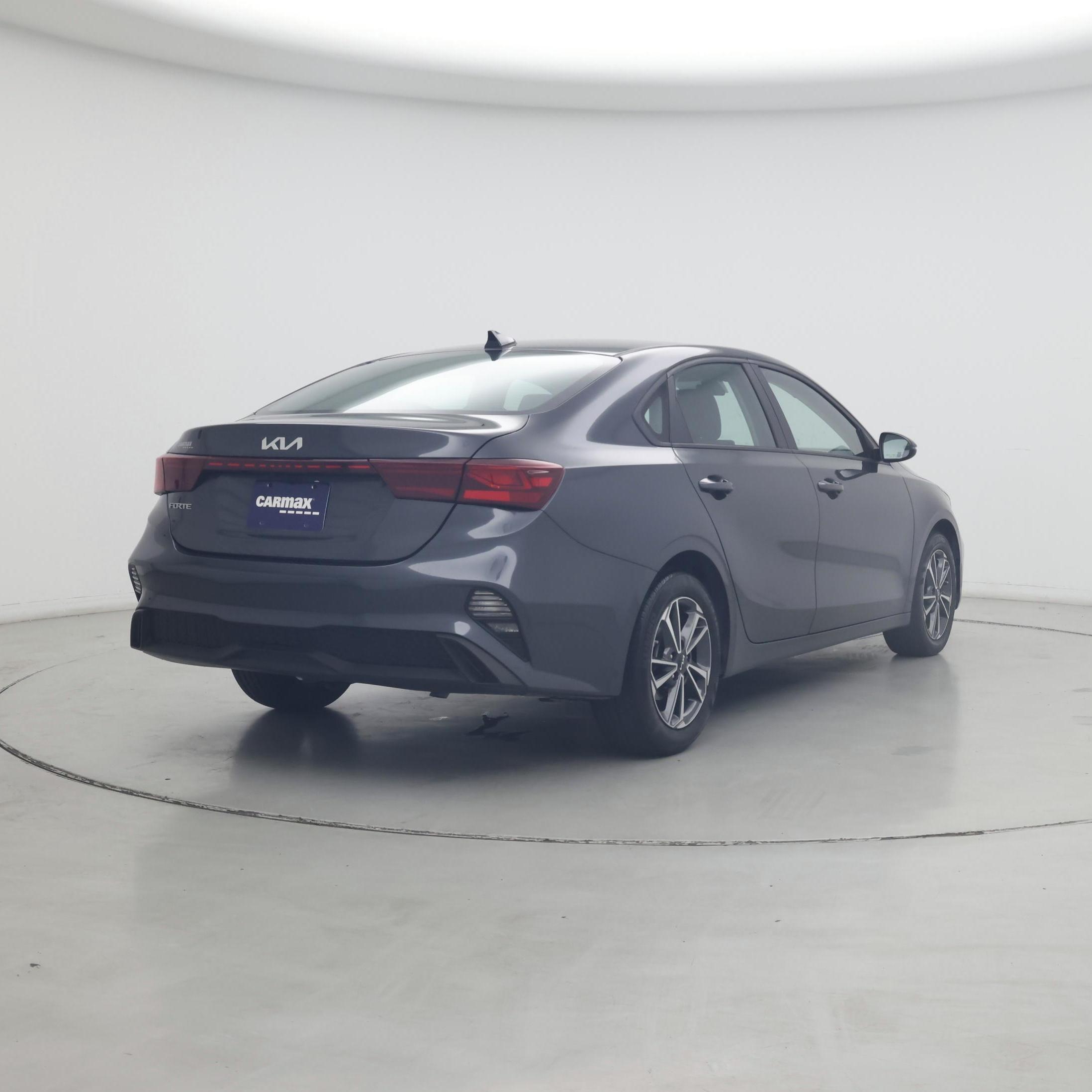 Thumbnail: 2023 Kia Forte - 8