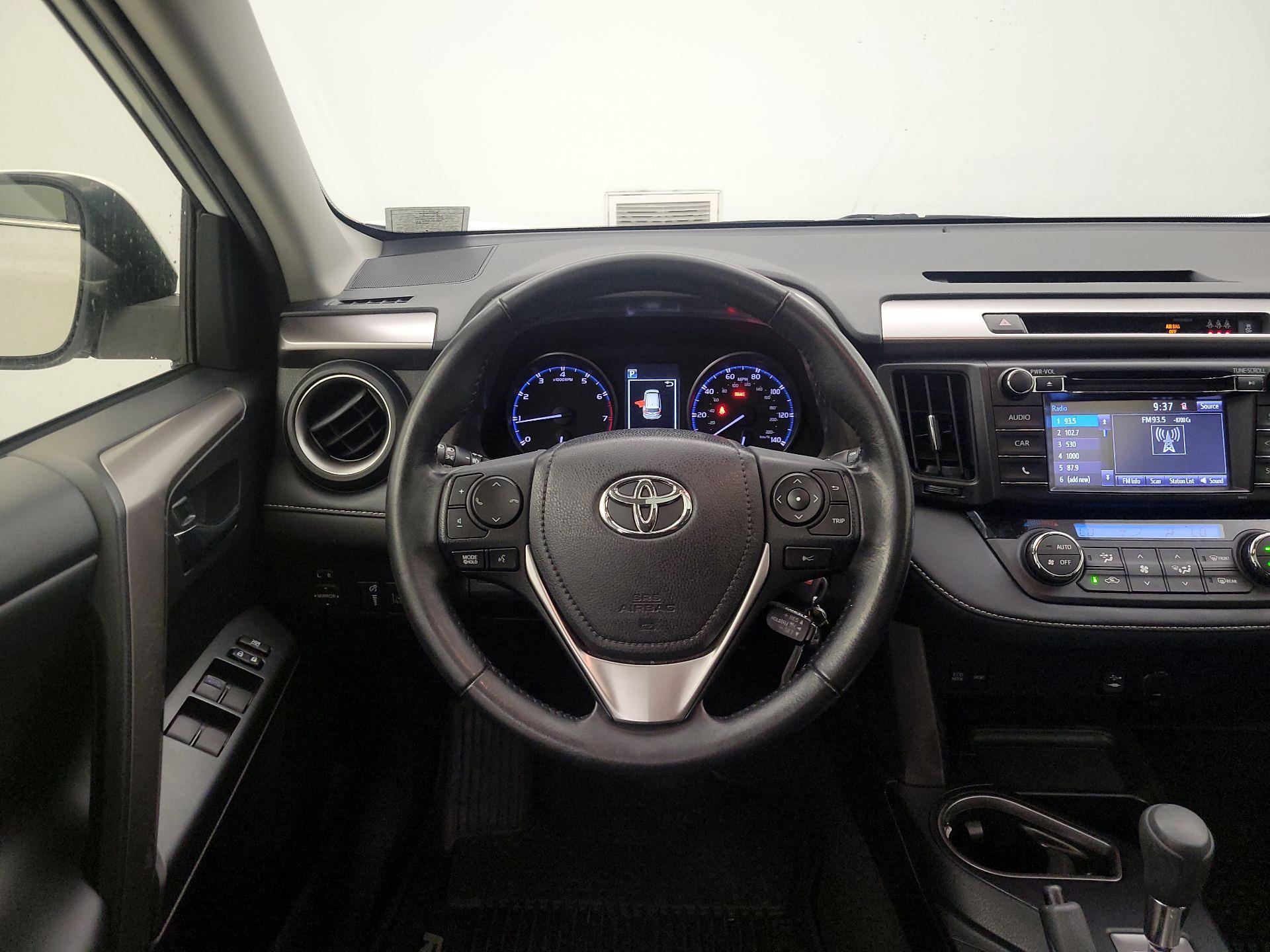 Thumbnail: 2018 Toyota RAV4 - 10