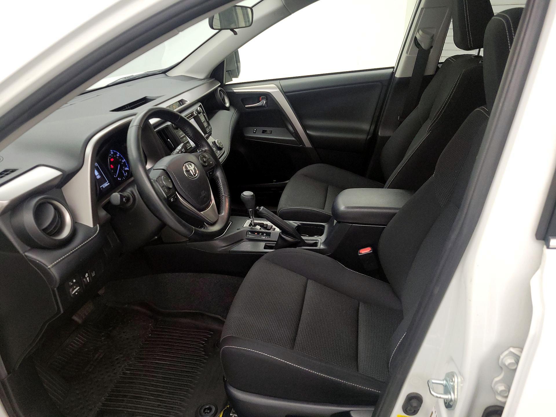 Thumbnail: 2018 Toyota RAV4 - 11