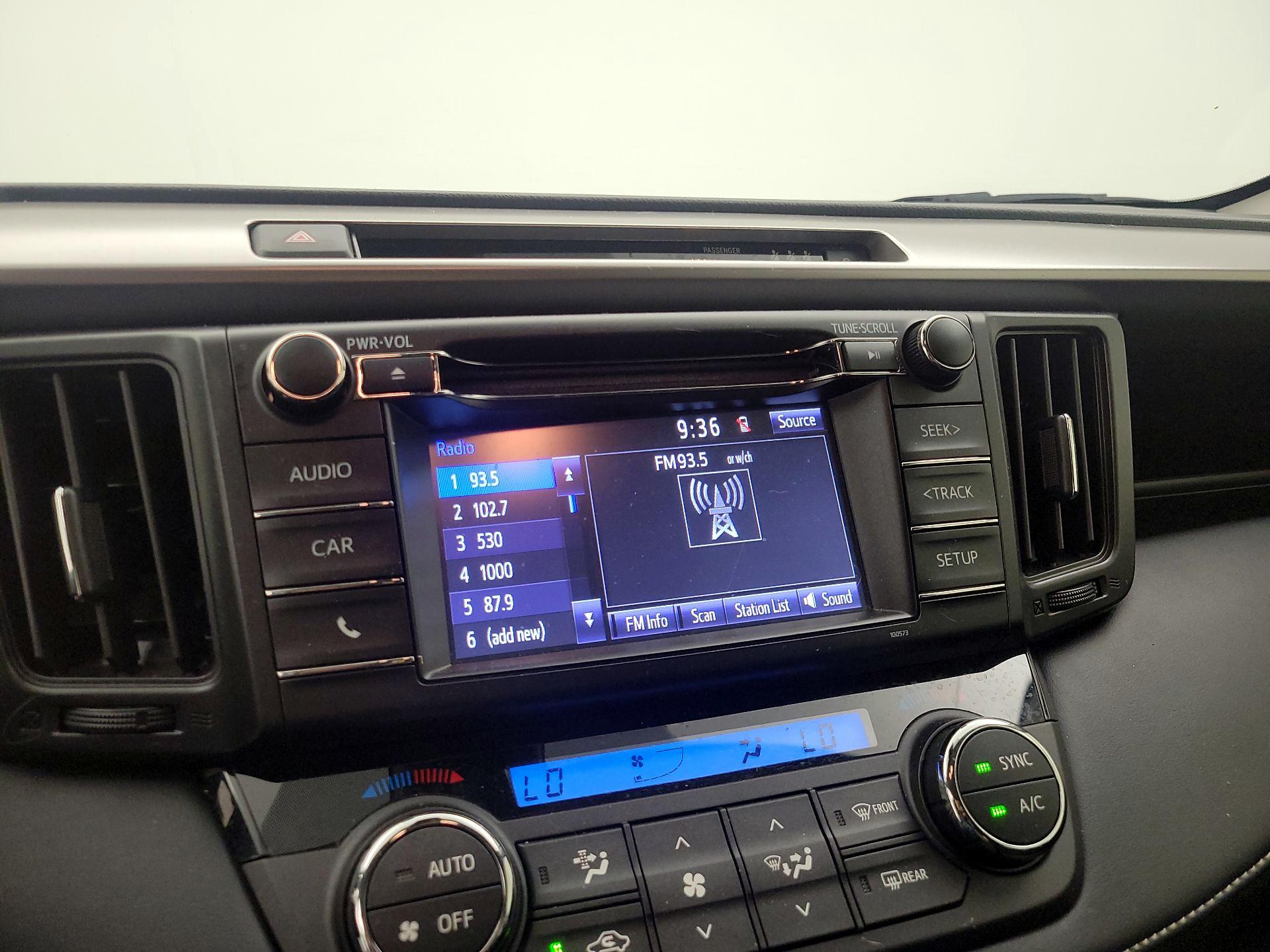 Thumbnail: 2018 Toyota RAV4 - 15