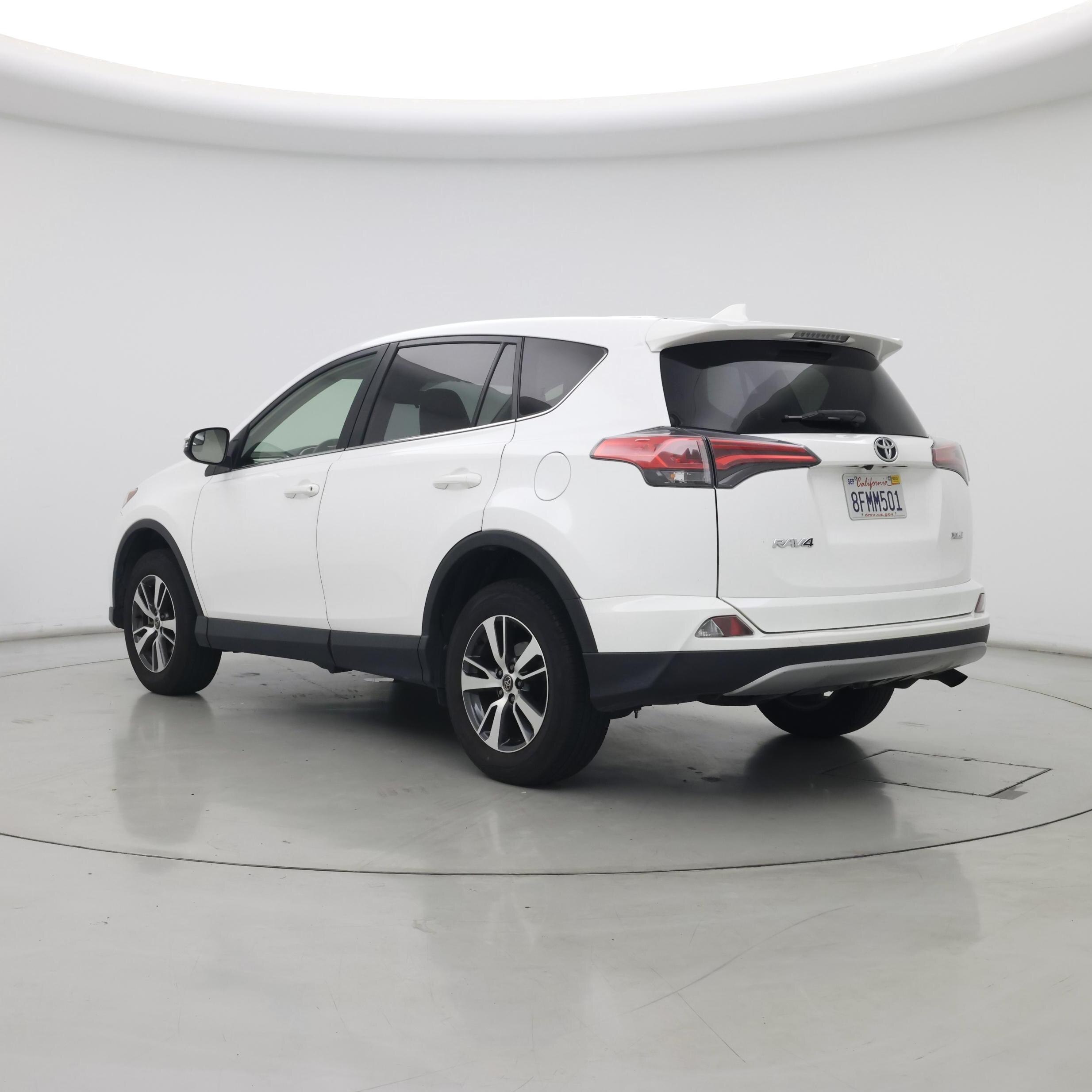 Thumbnail: 2018 Toyota RAV4 - 2