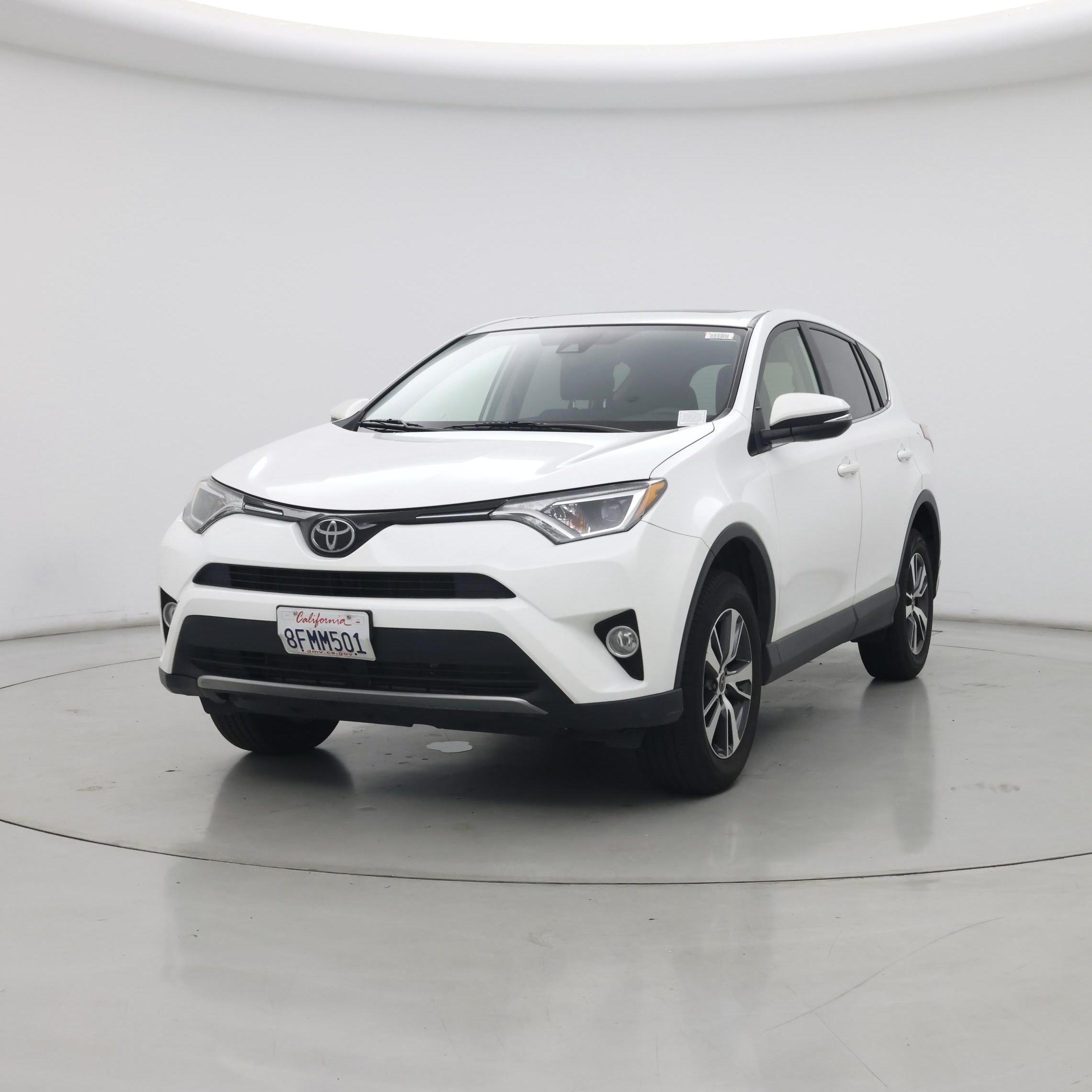 Thumbnail: 2018 Toyota RAV4 - 4