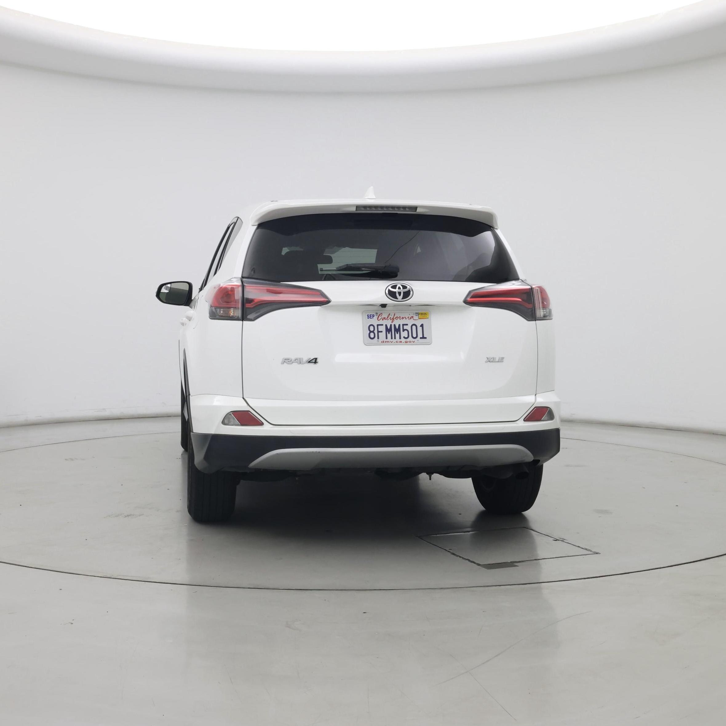 Thumbnail: 2018 Toyota RAV4 - 6