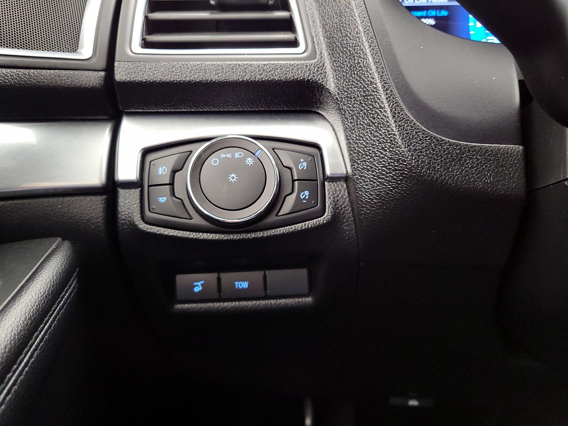 Thumbnail: 2017 Ford Explorer - 13