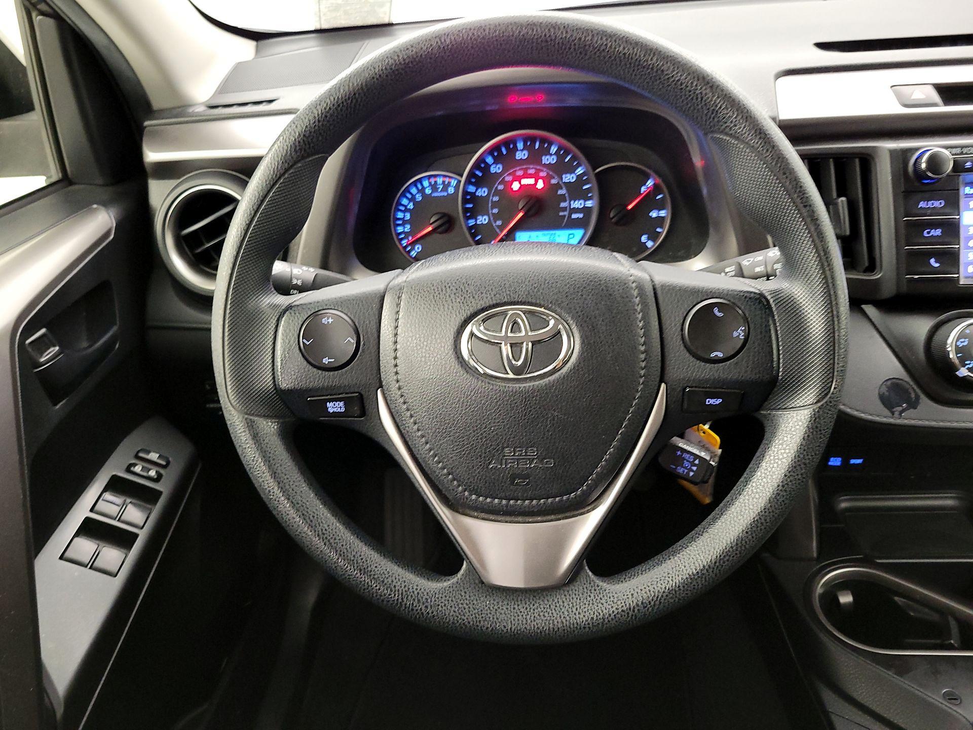 Thumbnail: 2016 Toyota RAV4 - 10