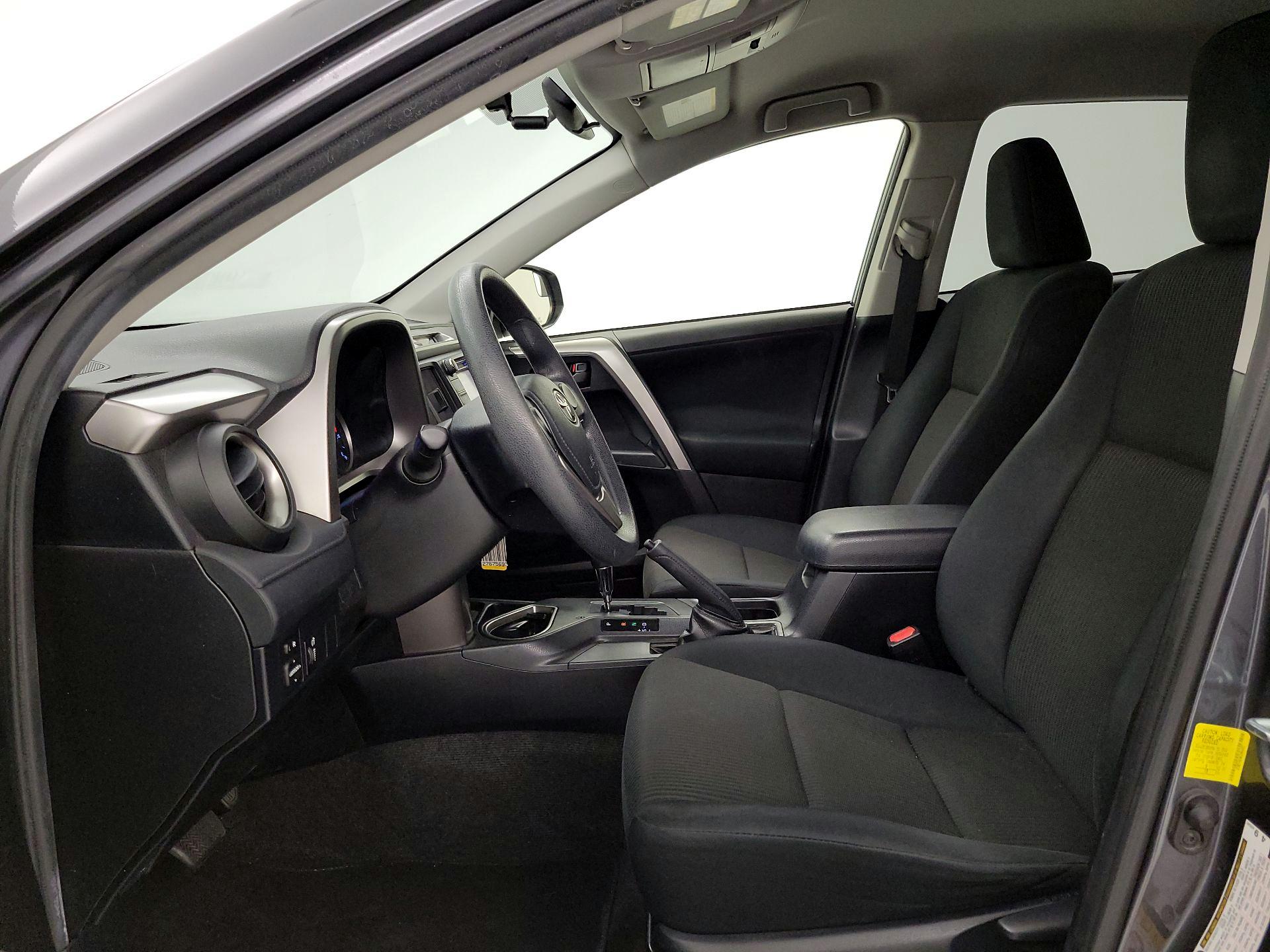 Thumbnail: 2016 Toyota RAV4 - 11