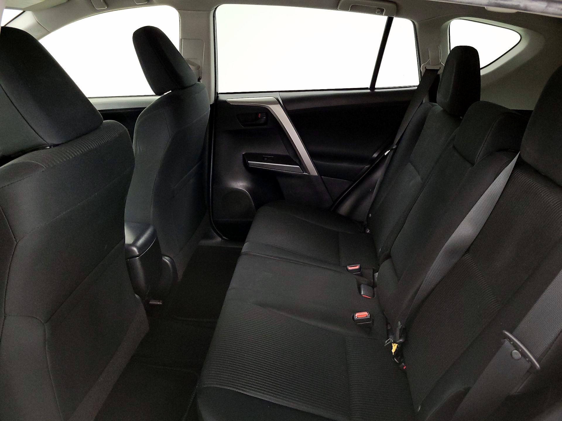 Thumbnail: 2016 Toyota RAV4 - 19