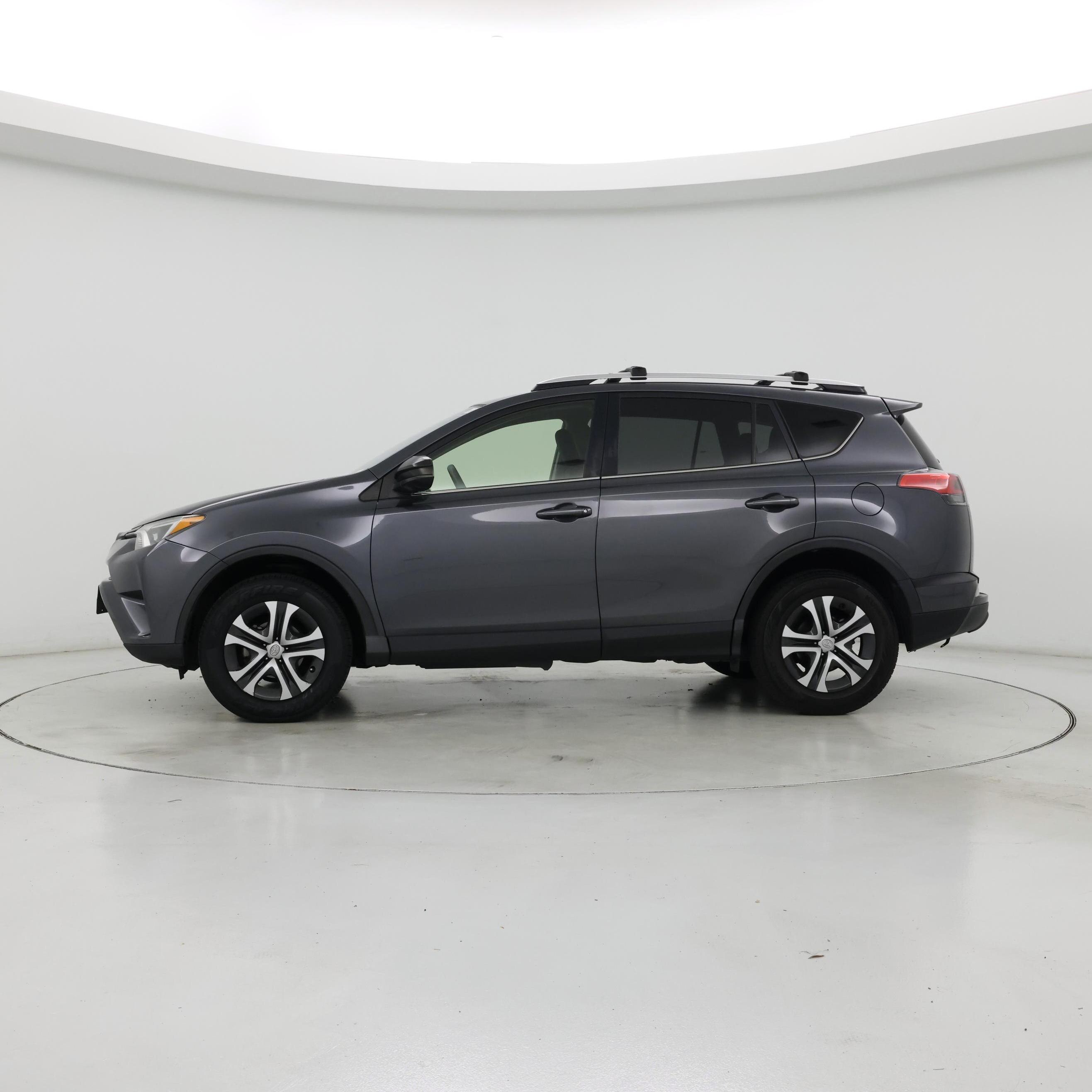 Thumbnail: 2016 Toyota RAV4 - 3